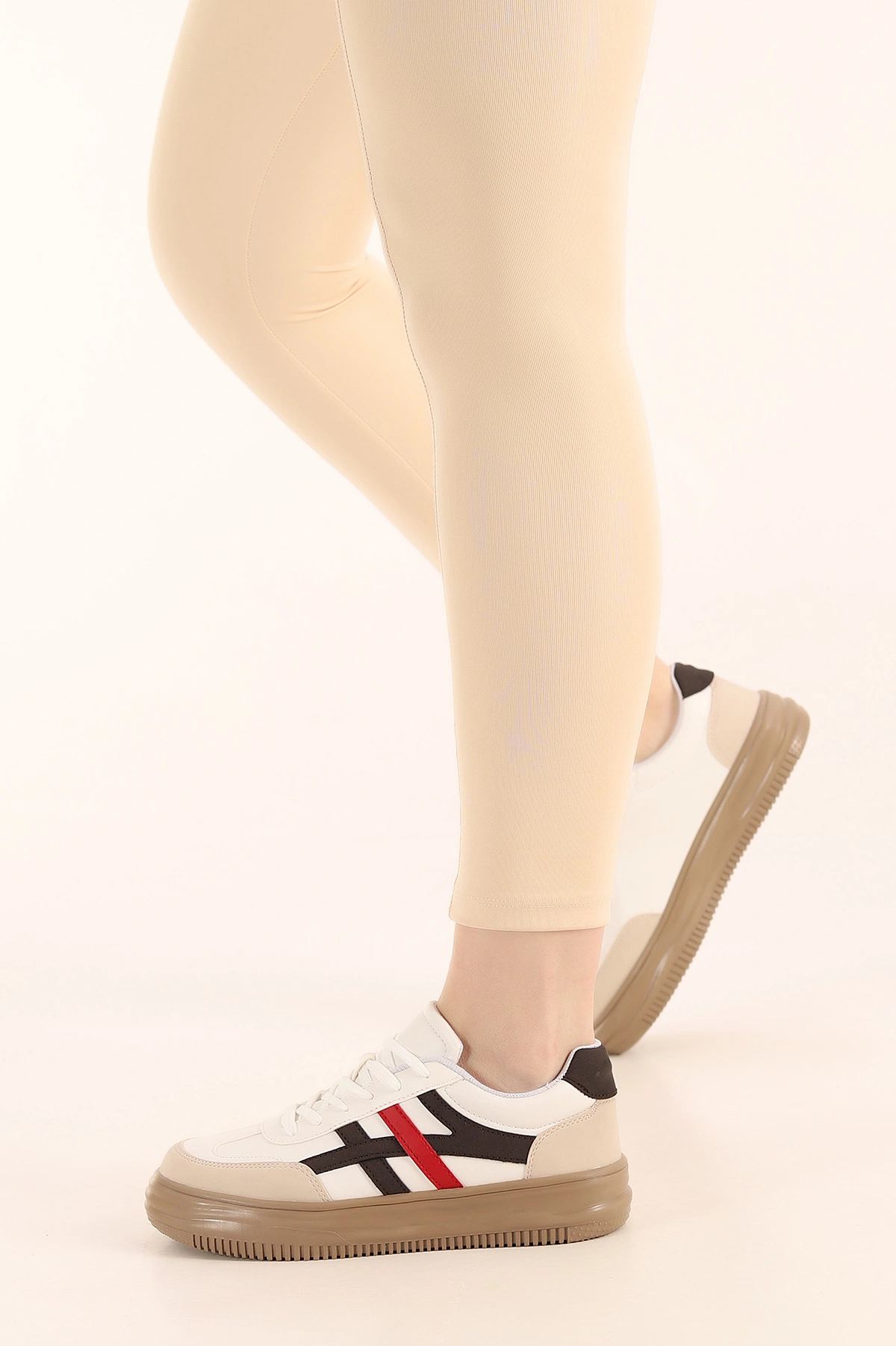 Beyaz Bej Yüksek Taban Bağcıklı Kadın Spor Ayakkabı 398619