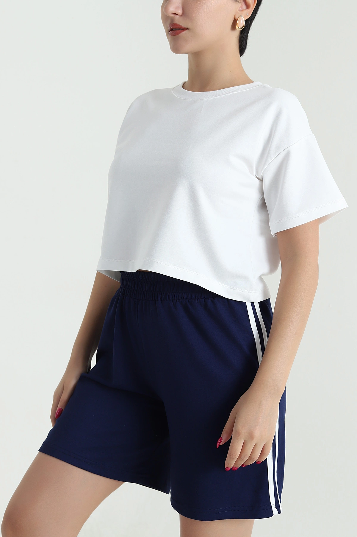 Beyaz Bisiklet Yaka Kristal Kadın Crop 477588