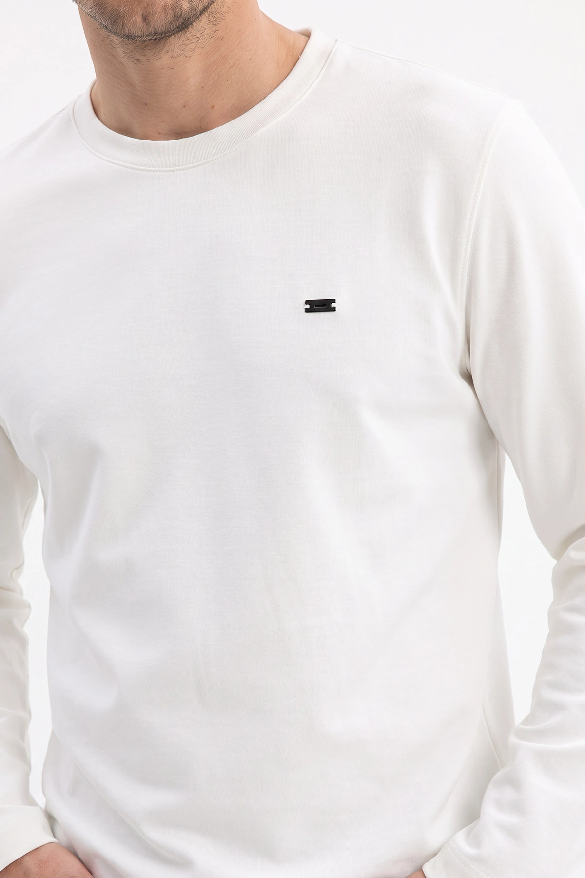 Beyaz Bisiklet Yaka Sırt Detay Erkek Sweatshirt 492027