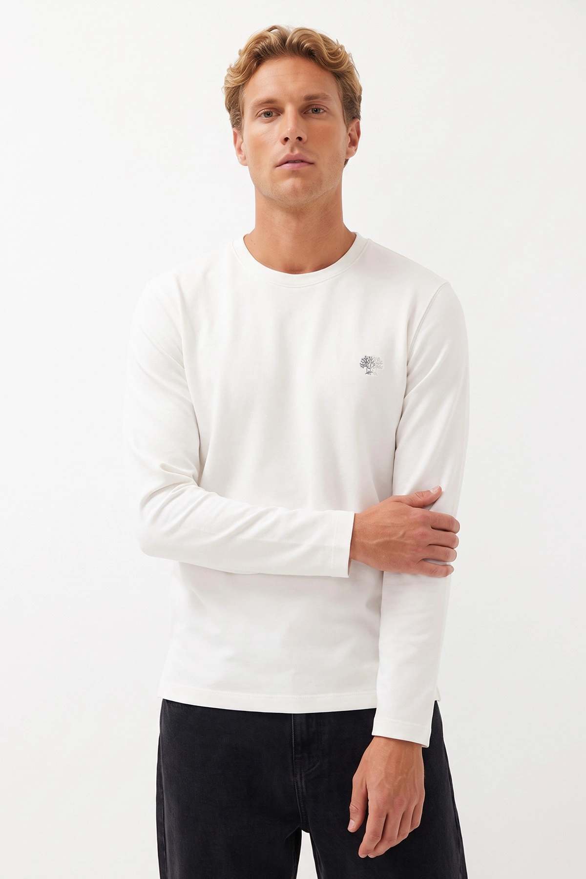 Beyaz Bisiklet Yaka Sırt Nakış Detaylı Erkek Sweatshirt 491994