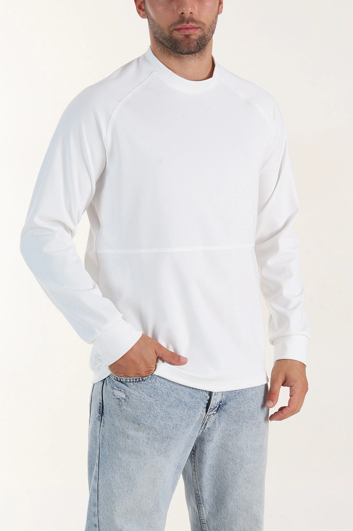 Beyaz Bisiklet Yaka Uzun Kollu Erkek Sweatshirt 396982