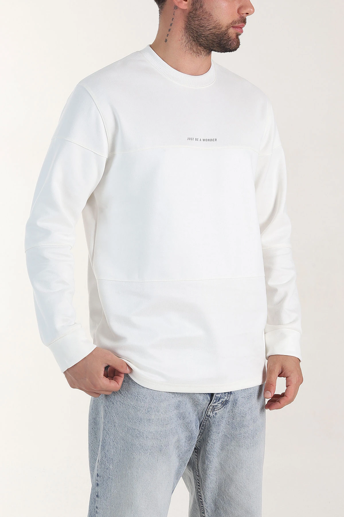 Beyaz Bisiklet Yaka Yazı Detaylı Erkek Sweatshirt 404794