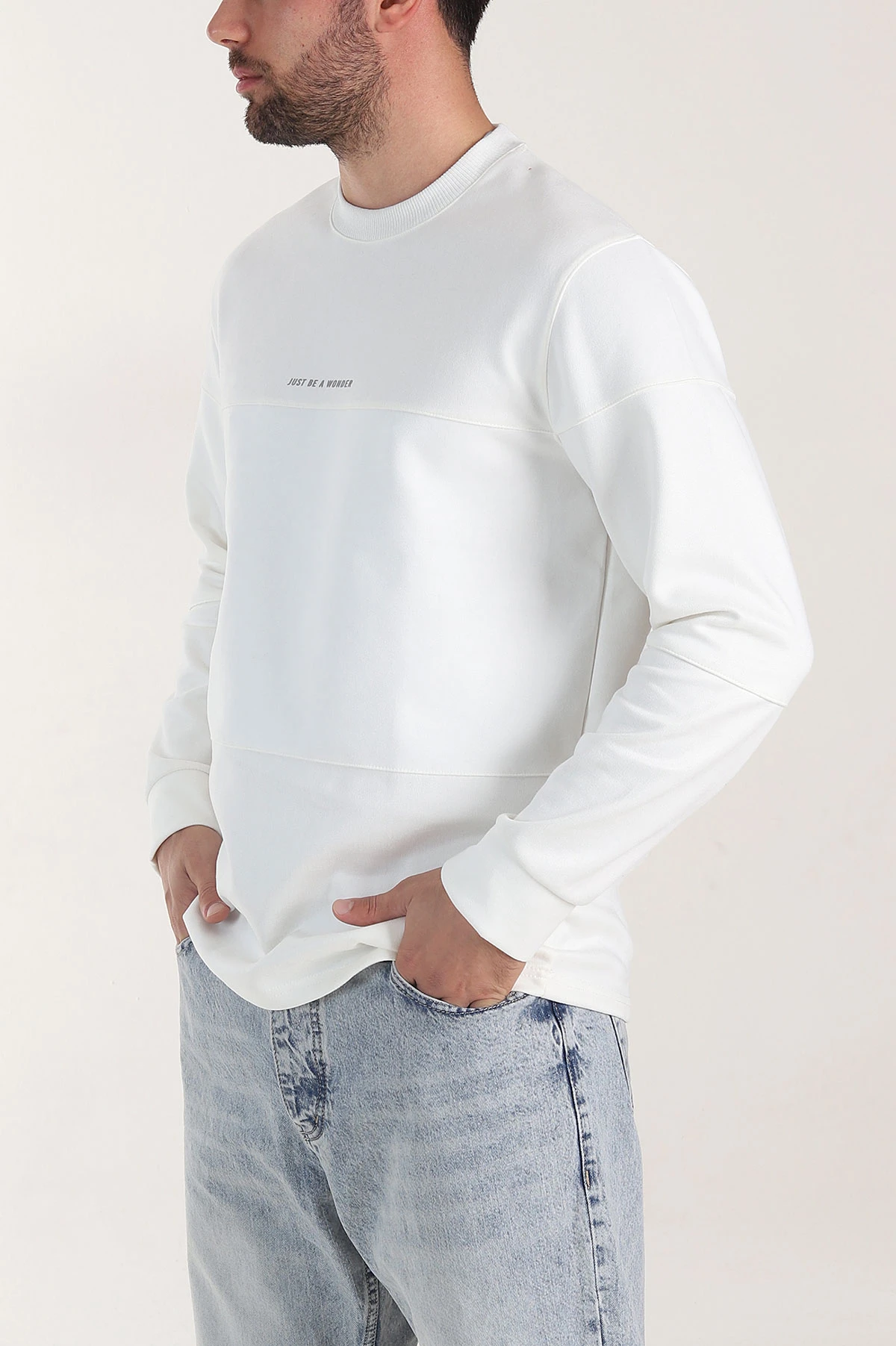 Beyaz Bisiklet Yaka Yazı Detaylı Erkek Sweatshirt 404794