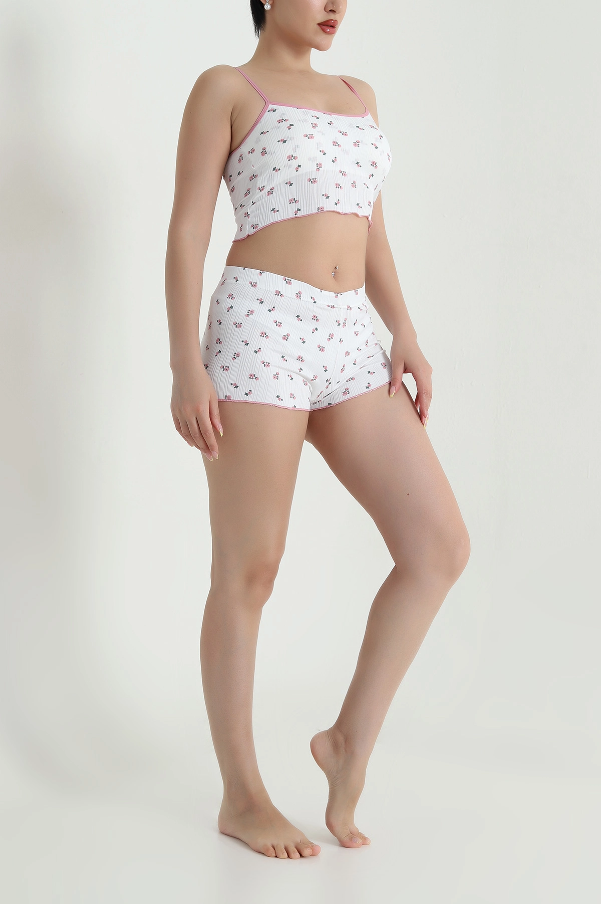 Beyaz Çiçek Desenli Kadın Şortlu Pijama Takımı 466391