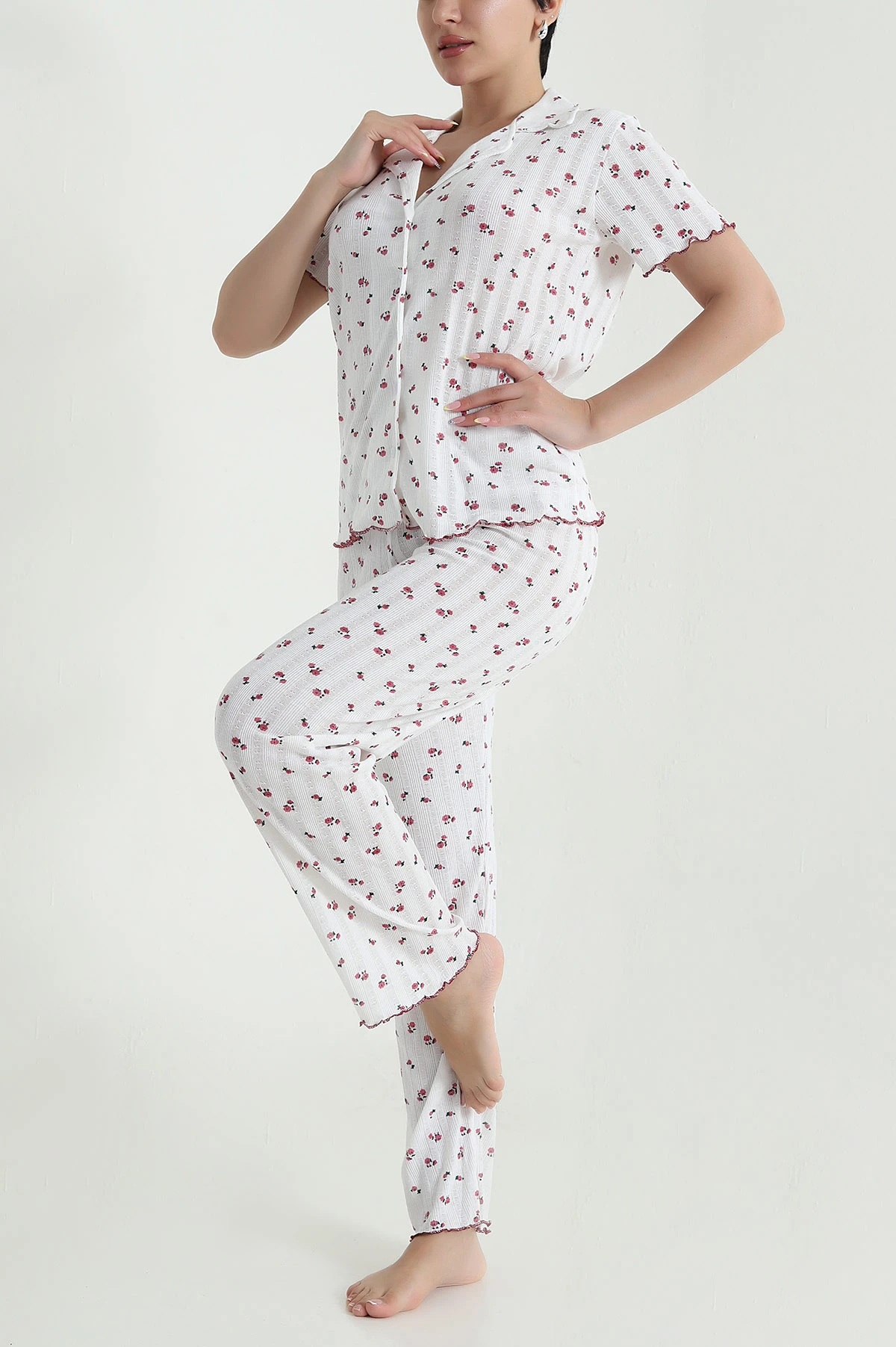 Beyaz Çiçek Desenli Pointel Kadın Pijama Takımı 465828
