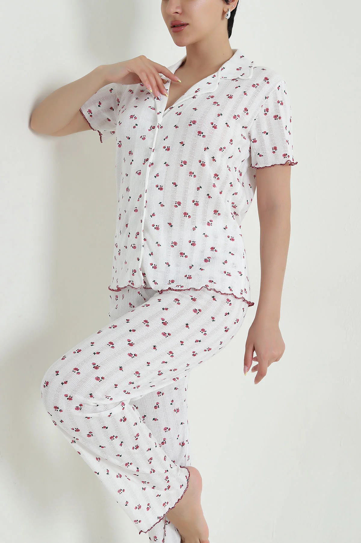 Beyaz Çiçek Desenli Pointel Kadın Pijama Takımı 465828