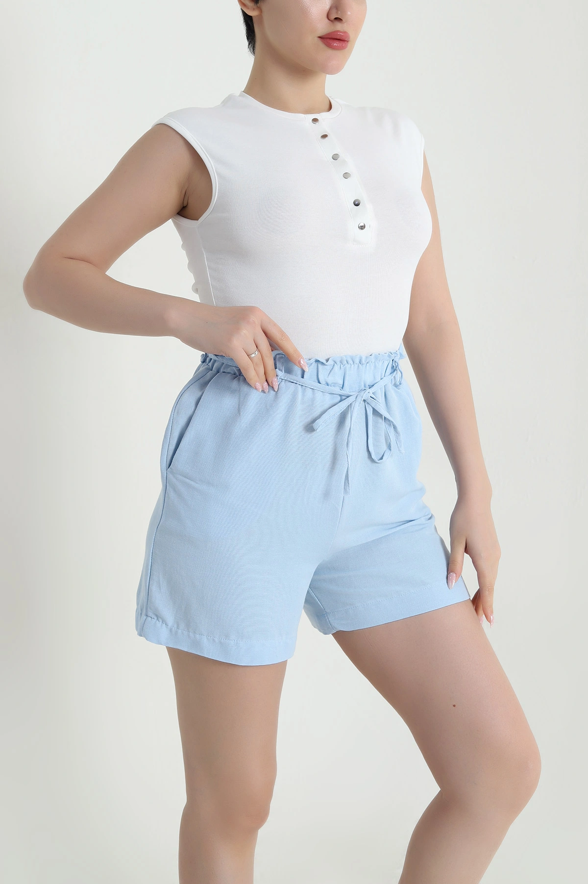 Beyaz Çıtçıtlı Kolsuz Kadın Bluz 462326