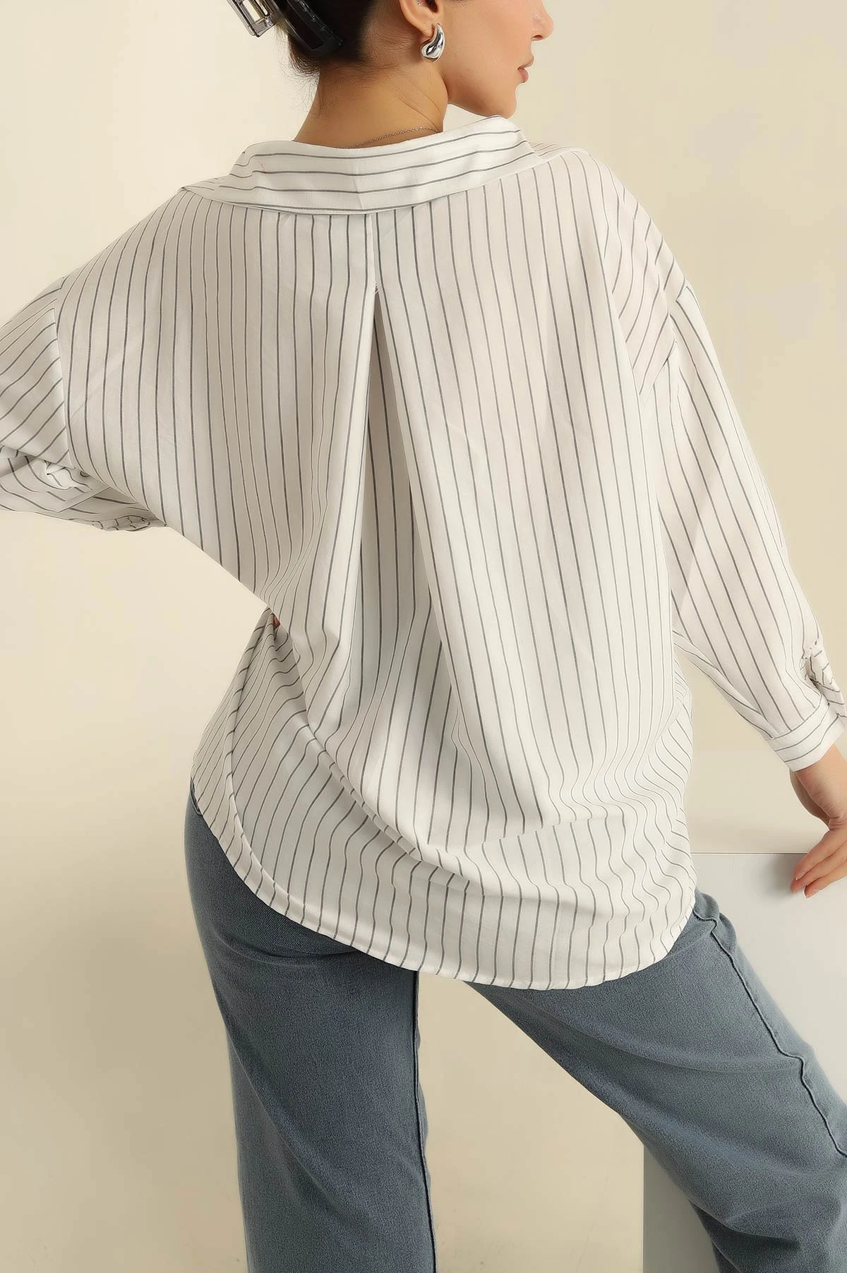 Beyaz Çizgili Dokuma Oversize Bayan Gömlek 269895