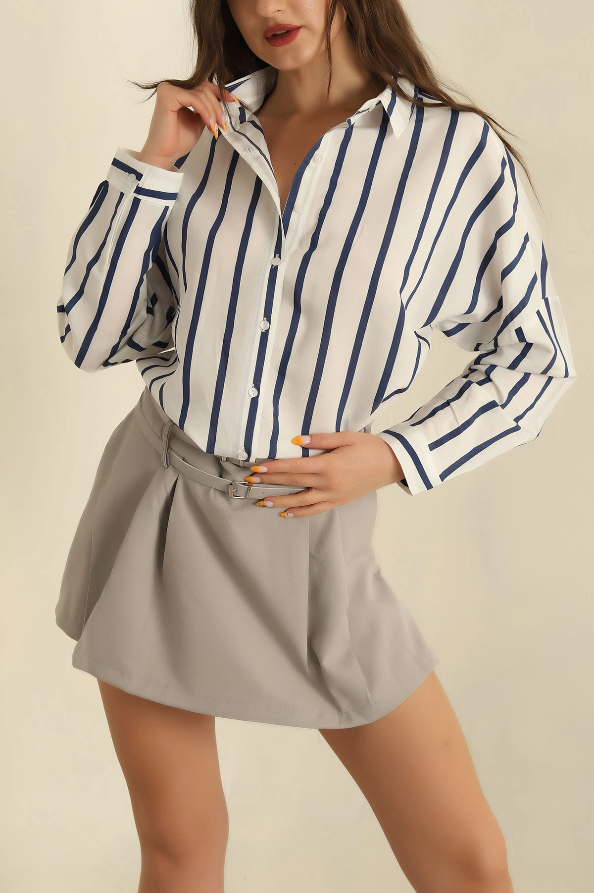 Beyaz Çizgili Oversize Basic Dokuma Gömlek 266426