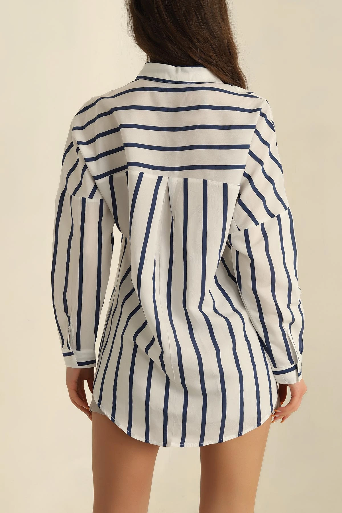 Beyaz Çizgili Oversize Basic Dokuma Gömlek 266426