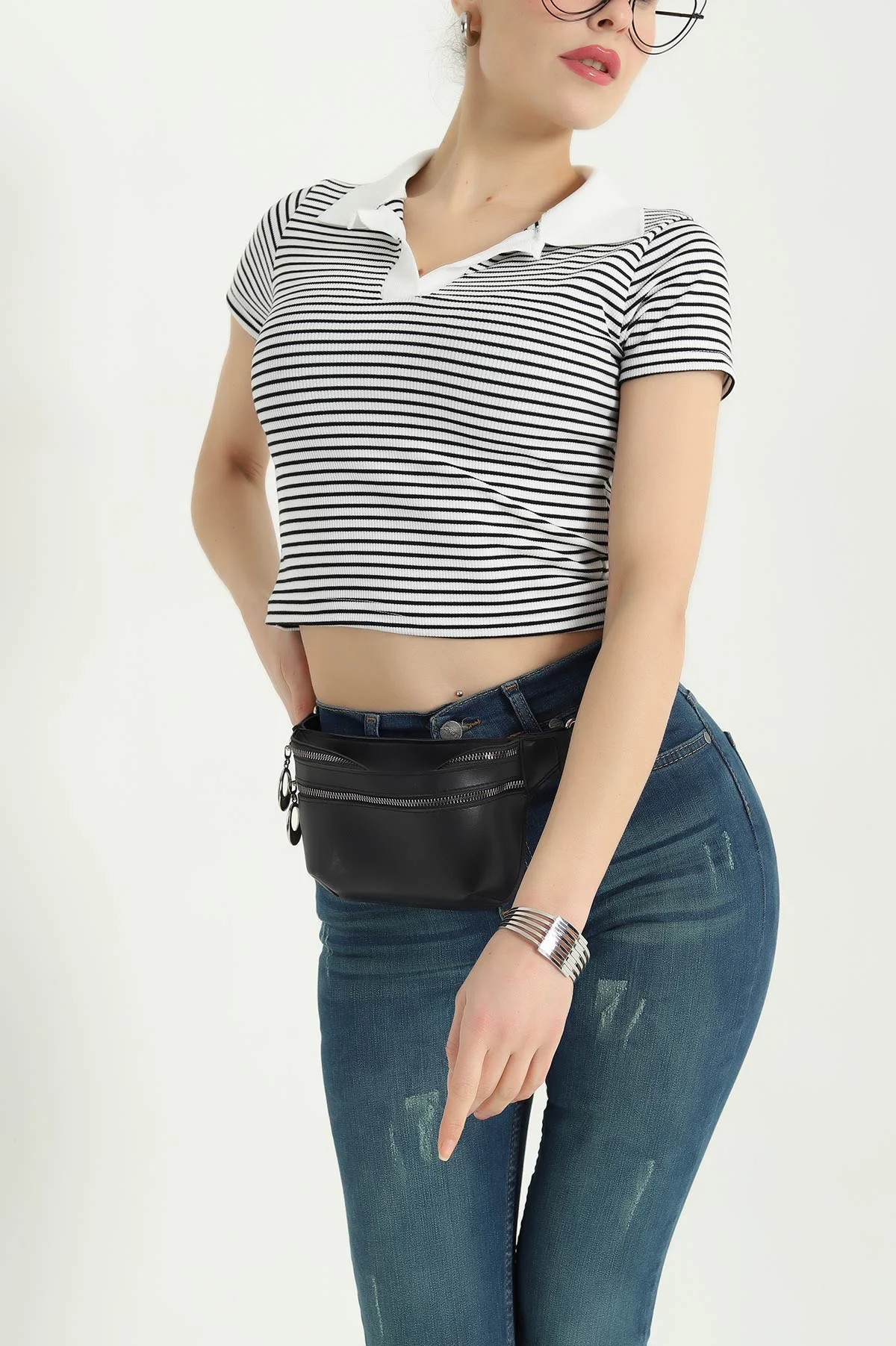Beyaz Çizgili Yakalı Crop Tişört 337702