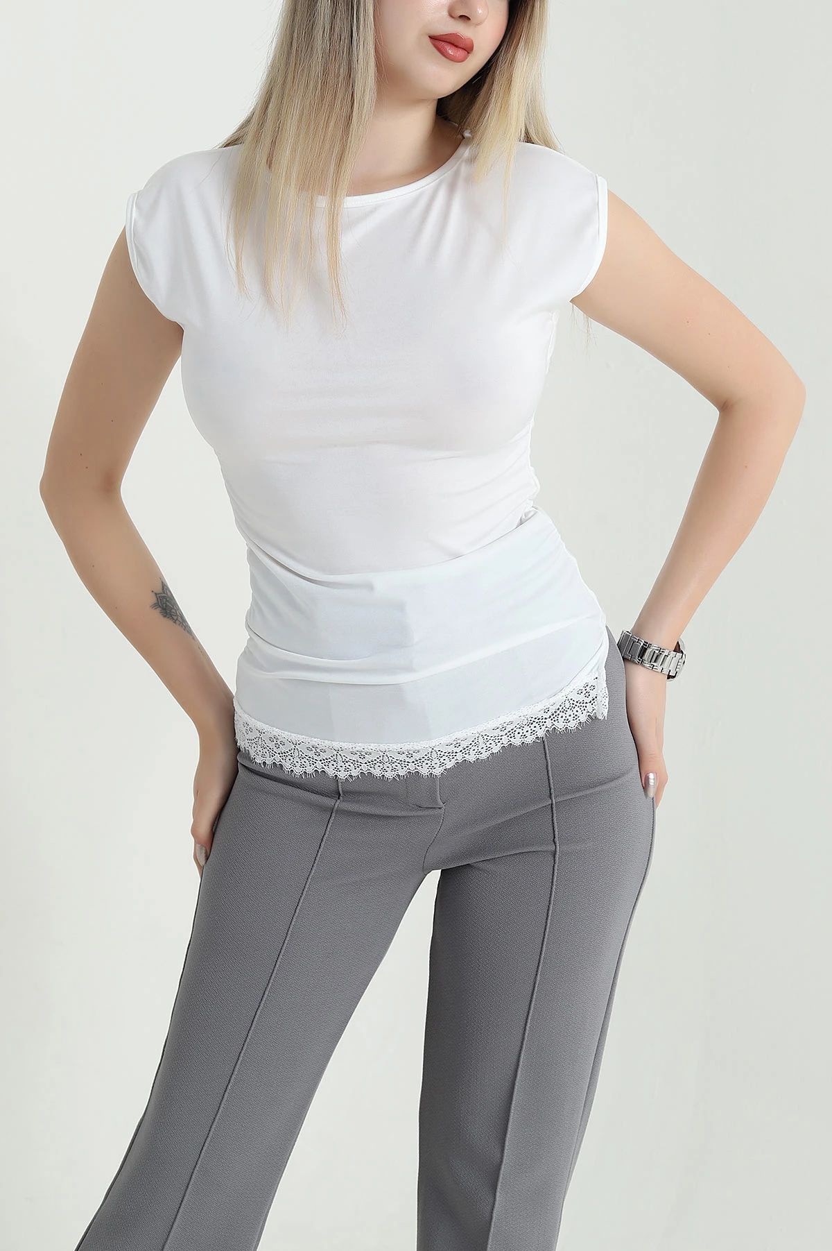 Beyaz Dantelli Büzgülü Likralı Sandy Kadın Bluz 469486