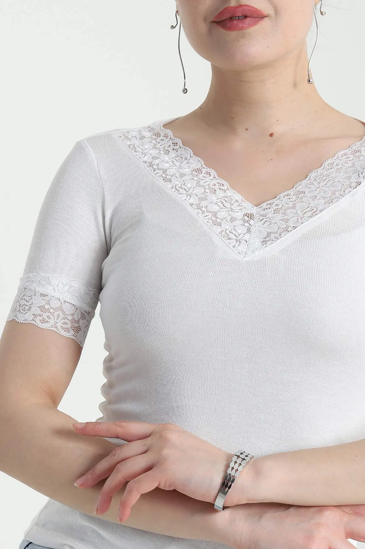 Beyaz Dantelli V Yaka Transparan Kadın Bluz 456733