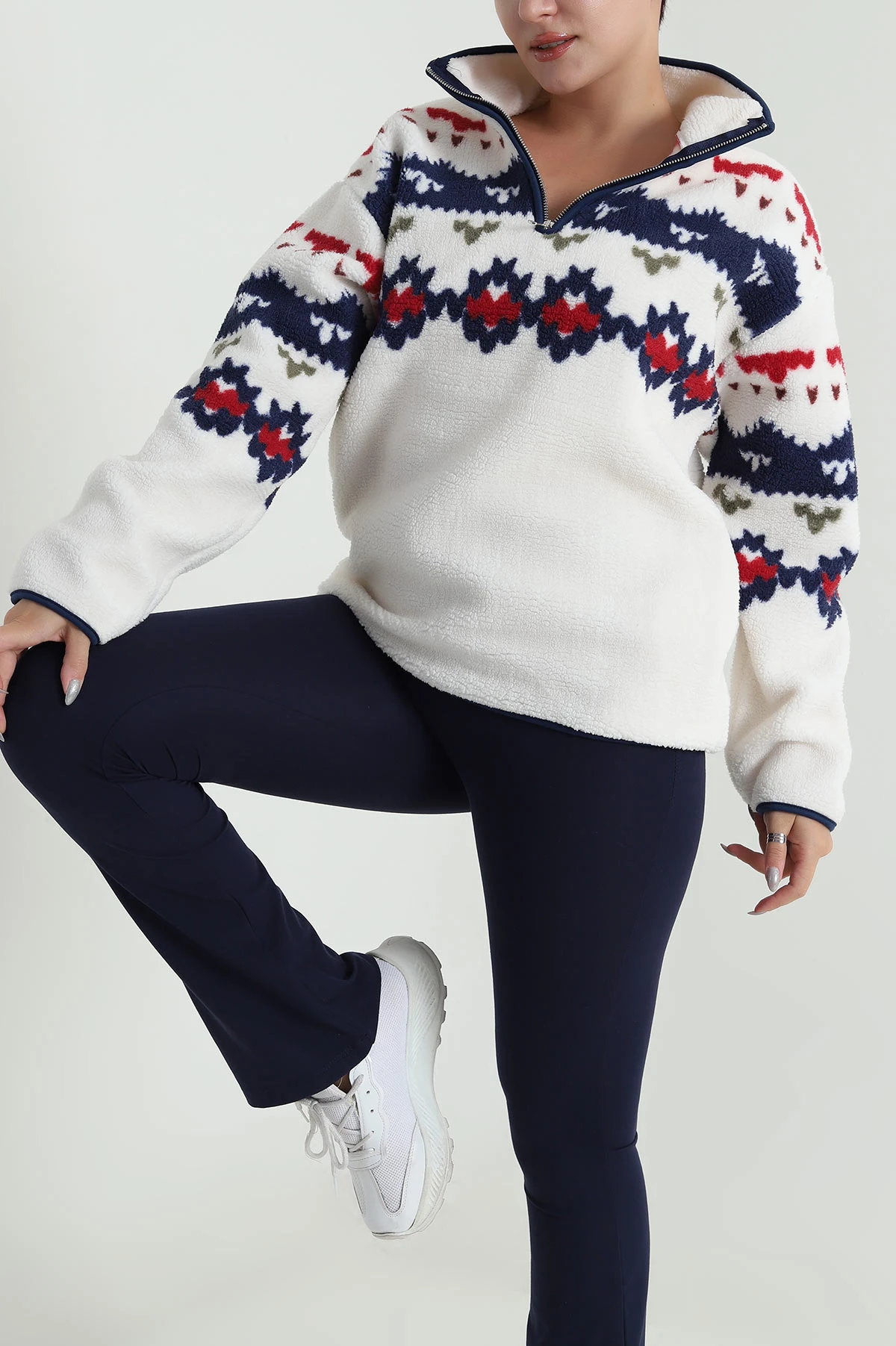 Beyaz Desenli Uzun Kollu Teddy Kadın Sweat 482456