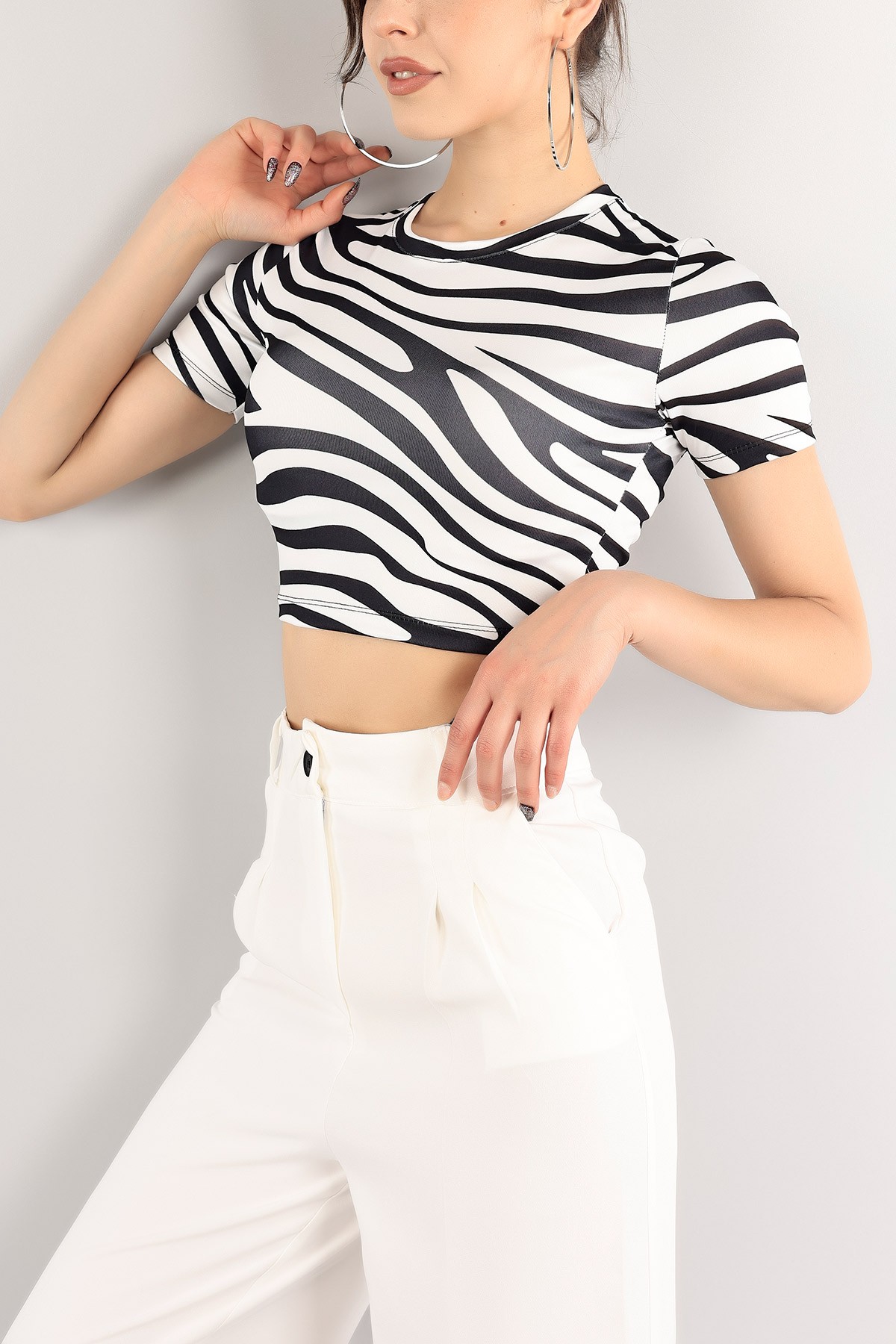 Beyaz Dijital Baskılı Crop Bluz 115330
