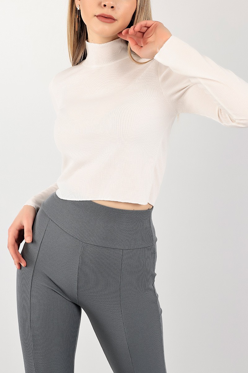 Beyaz Dik Yaka Crop Bluz 107350