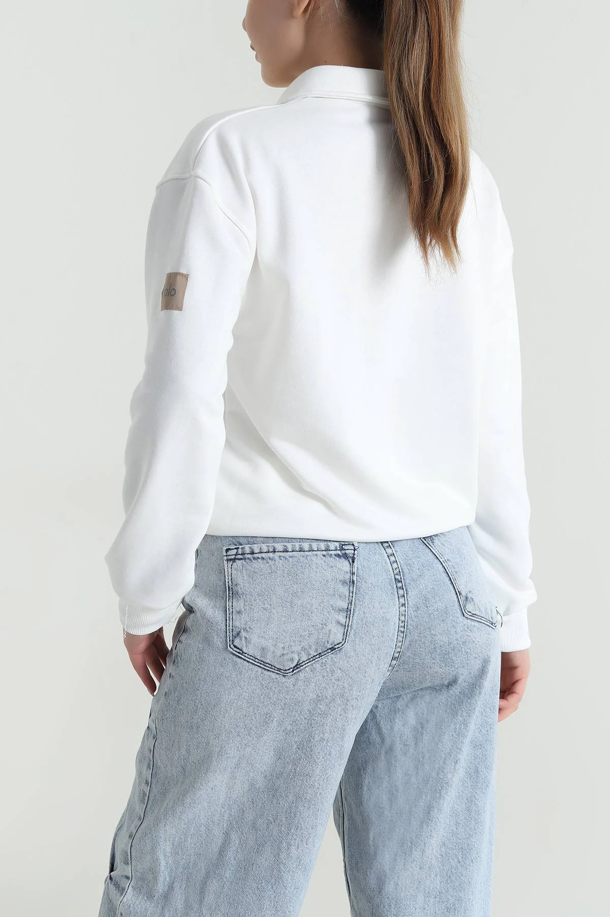 Beyaz Düğmeli Yaka Üç İp Kadın Sweat 484745