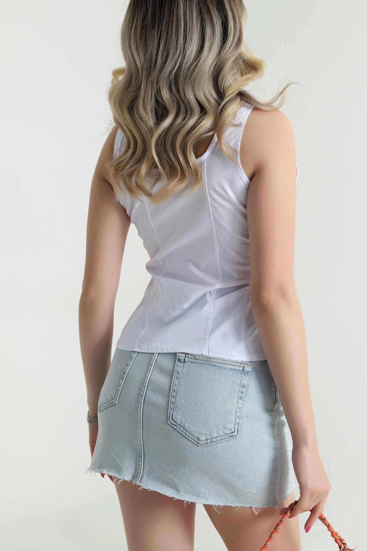 Beyaz Fermuarlı Askılı Tencel Kadın Bluz 482544