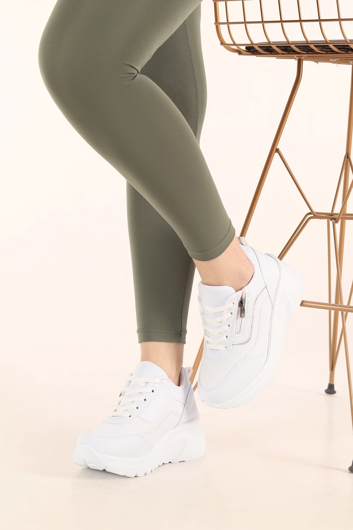 Beyaz Fermuarlı Bağcıklı Sim Detaylı Platform Topuklu Kadın Spor Ayakkabı 454240
