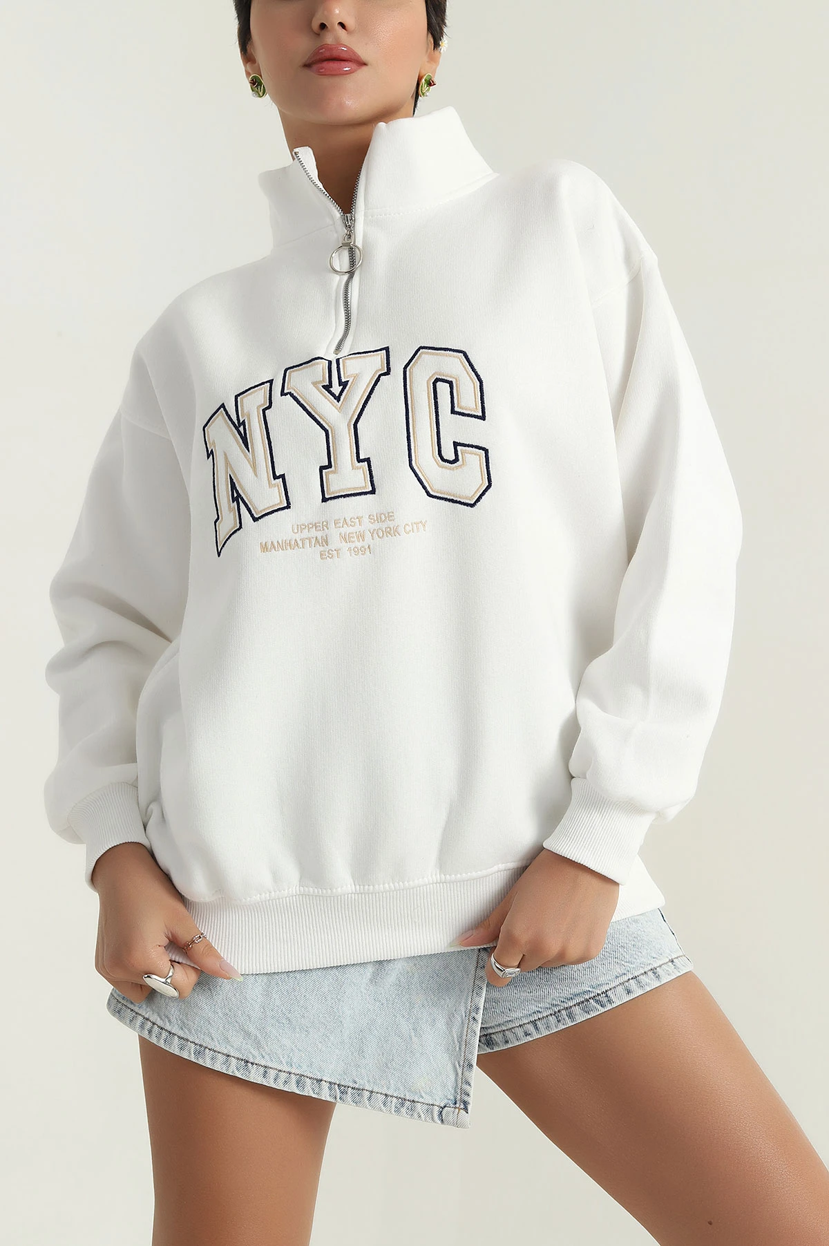 Beyaz Fermuarlı Nakışlı Şardonlu Kadın Sweat 387847
