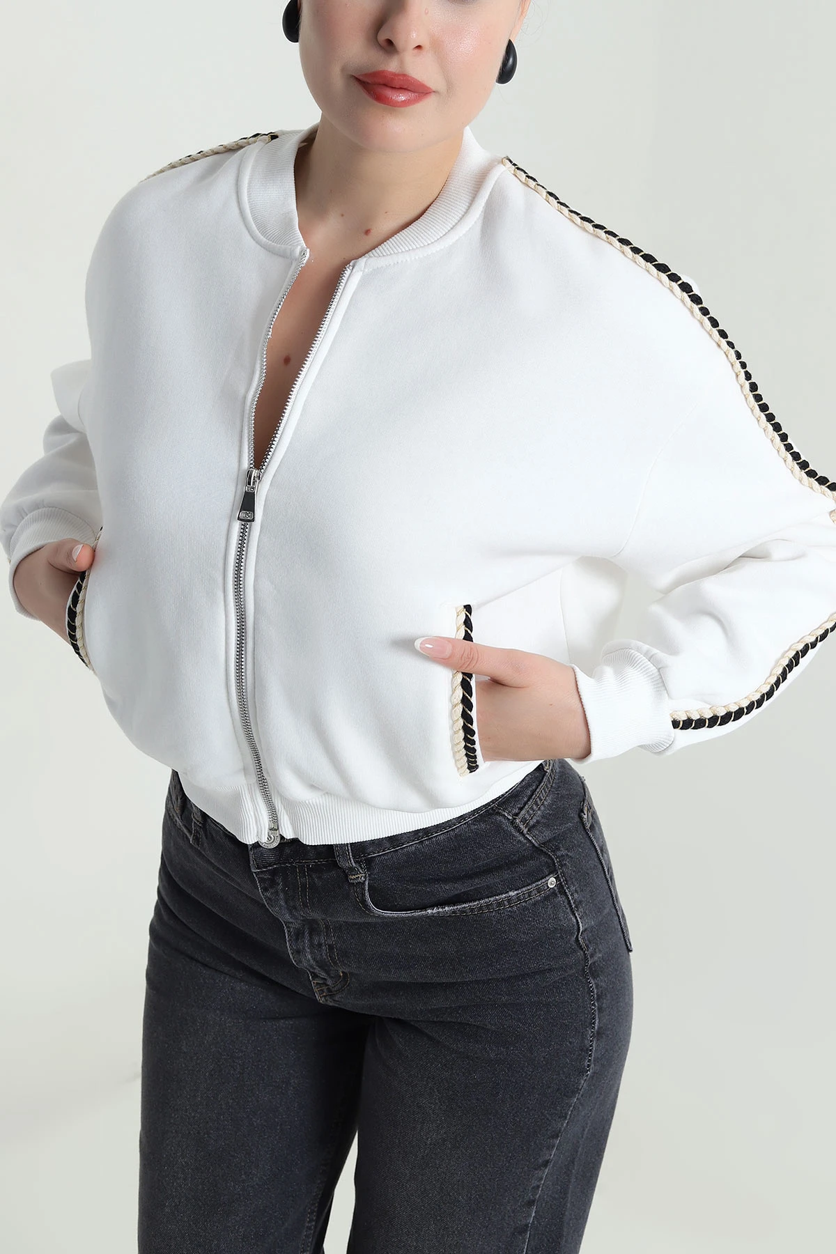 Beyaz Fermuarlı Şardonlu Üç İp Kadın Sweat 492557