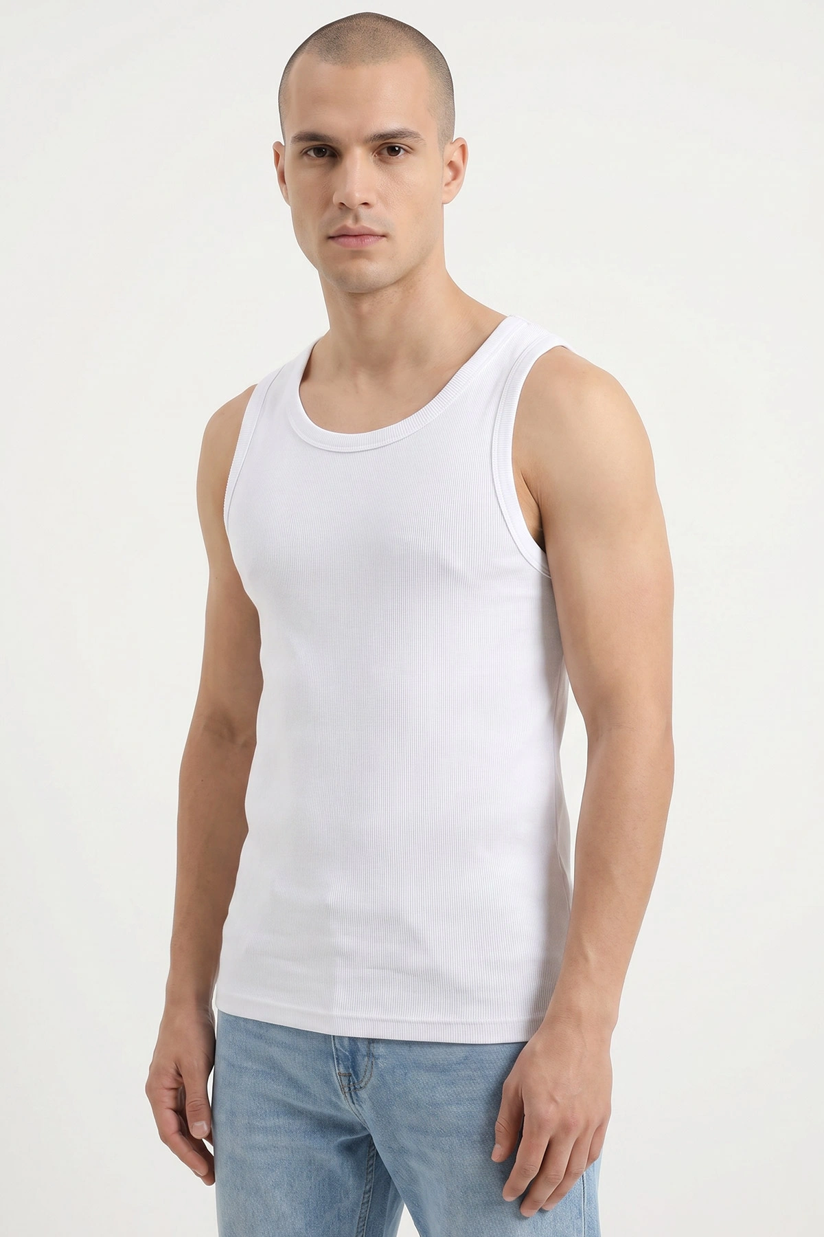 Beyaz Fitilli Likralı Erkek Sporcu Atlet 453844