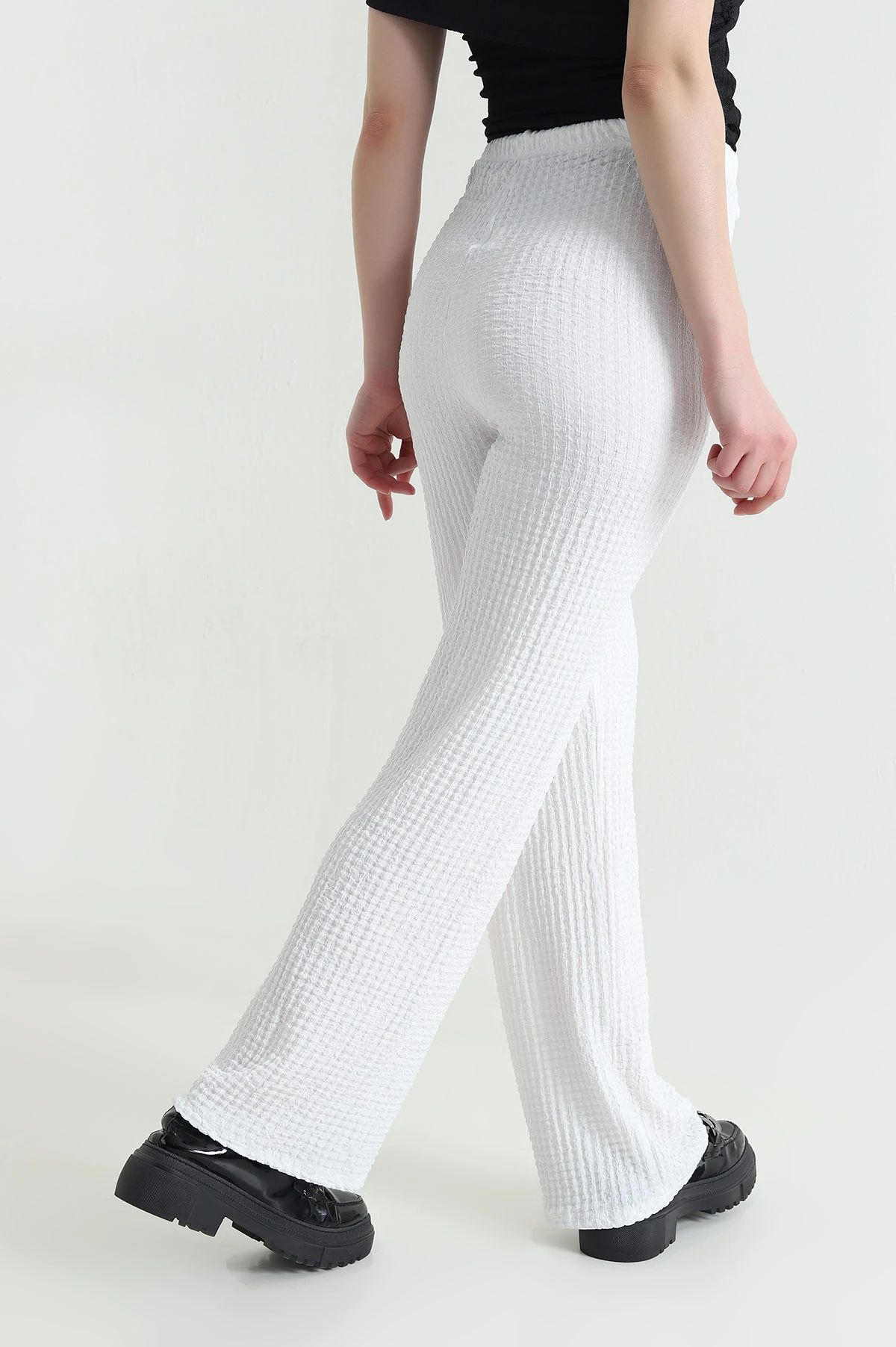 Beyaz Gofre Kumaş Kadın Pantolon 449957
