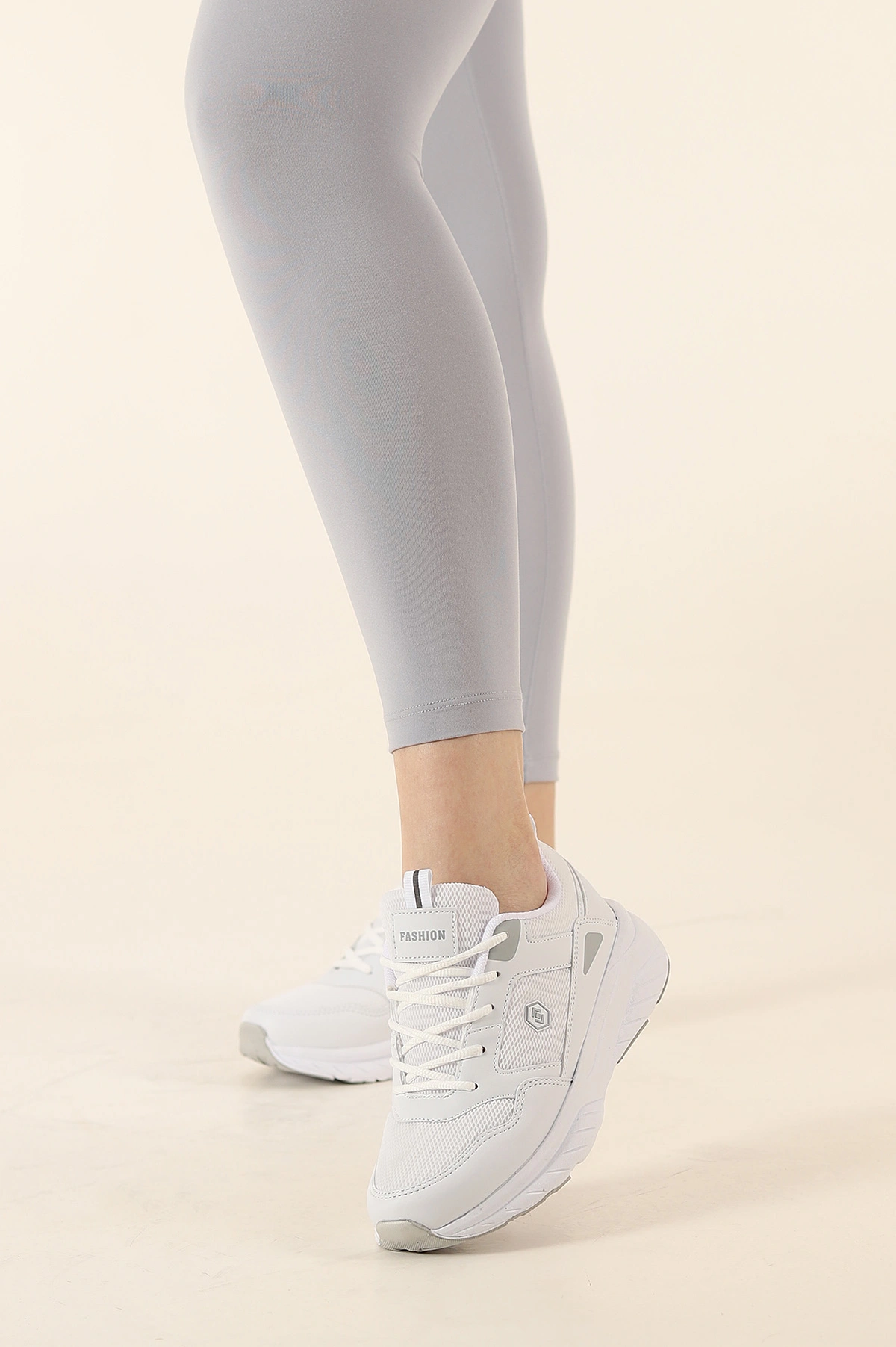 Beyaz Gri Fileli Bağcıklı Spor Ayakkabı 336604