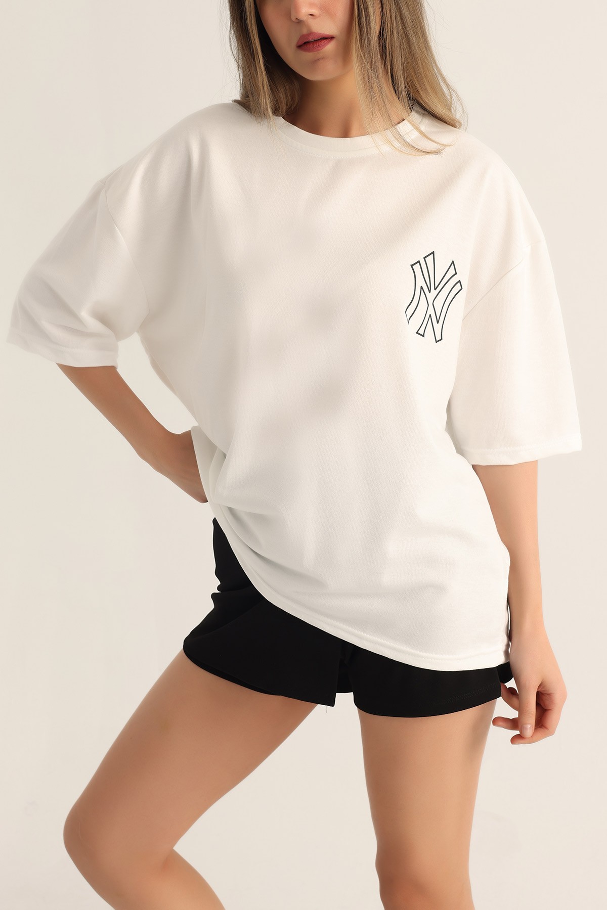 Beyaz İki İp Baskılı Oversize Tişört 174448
