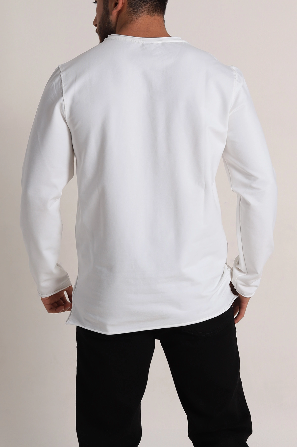 Beyaz İki İp Yırtık Yaka Detaylı Basic Erkek Sweatshirt 299823