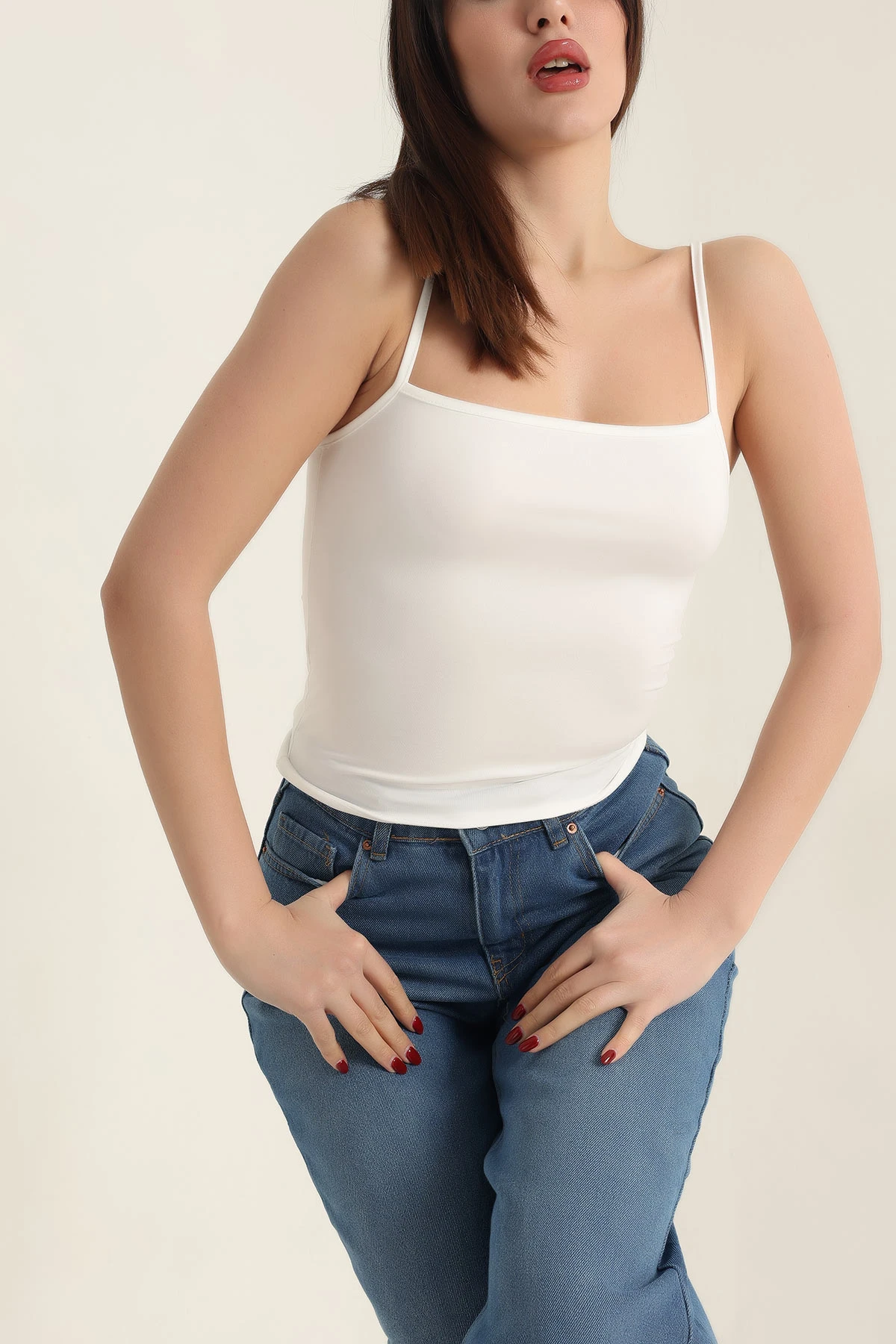 Beyaz İp Askılı Likralı Sandy Bluz 337399