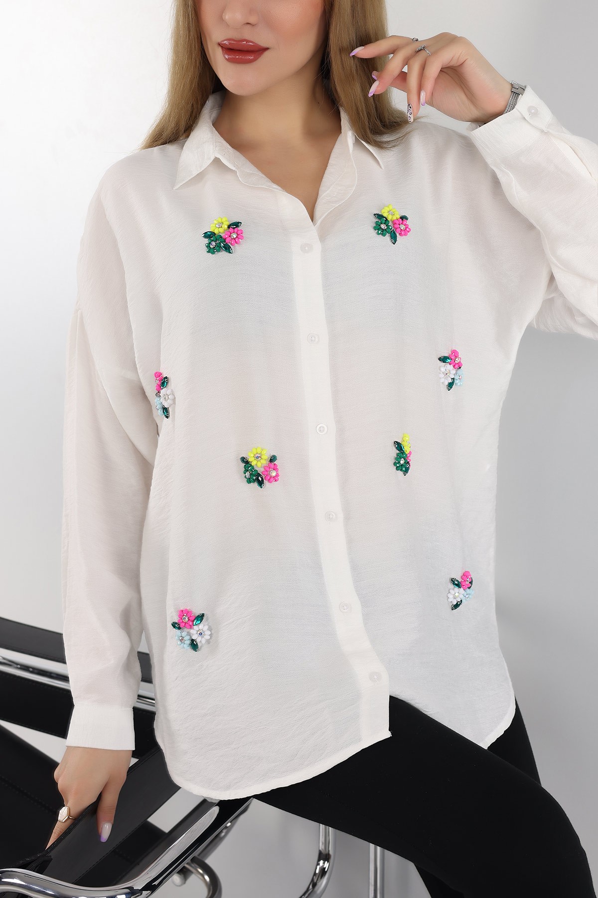Beyaz İşlemeli Tasarım Bayan Aerobin Gömlek 165395