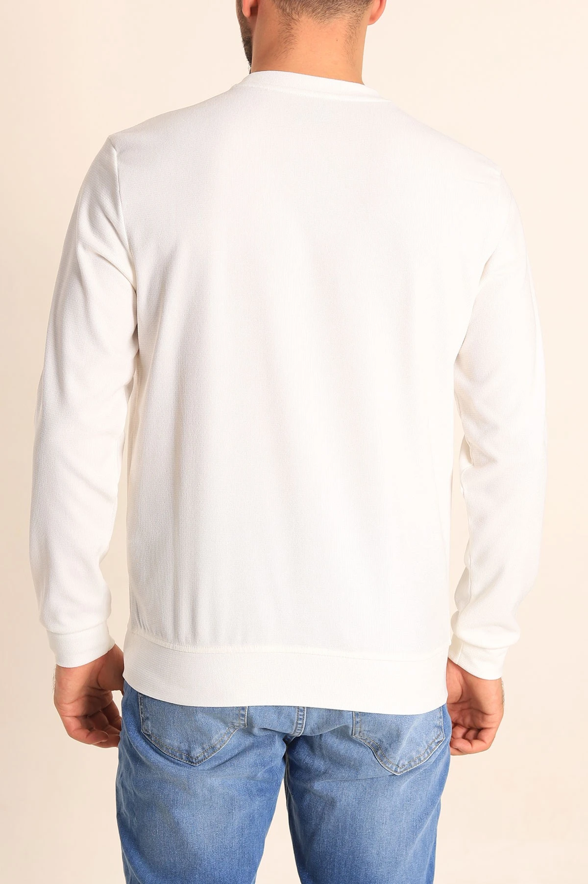 Beyaz Jakarlı Bisiklet Yaka Erkek Sweatshirt 236819
