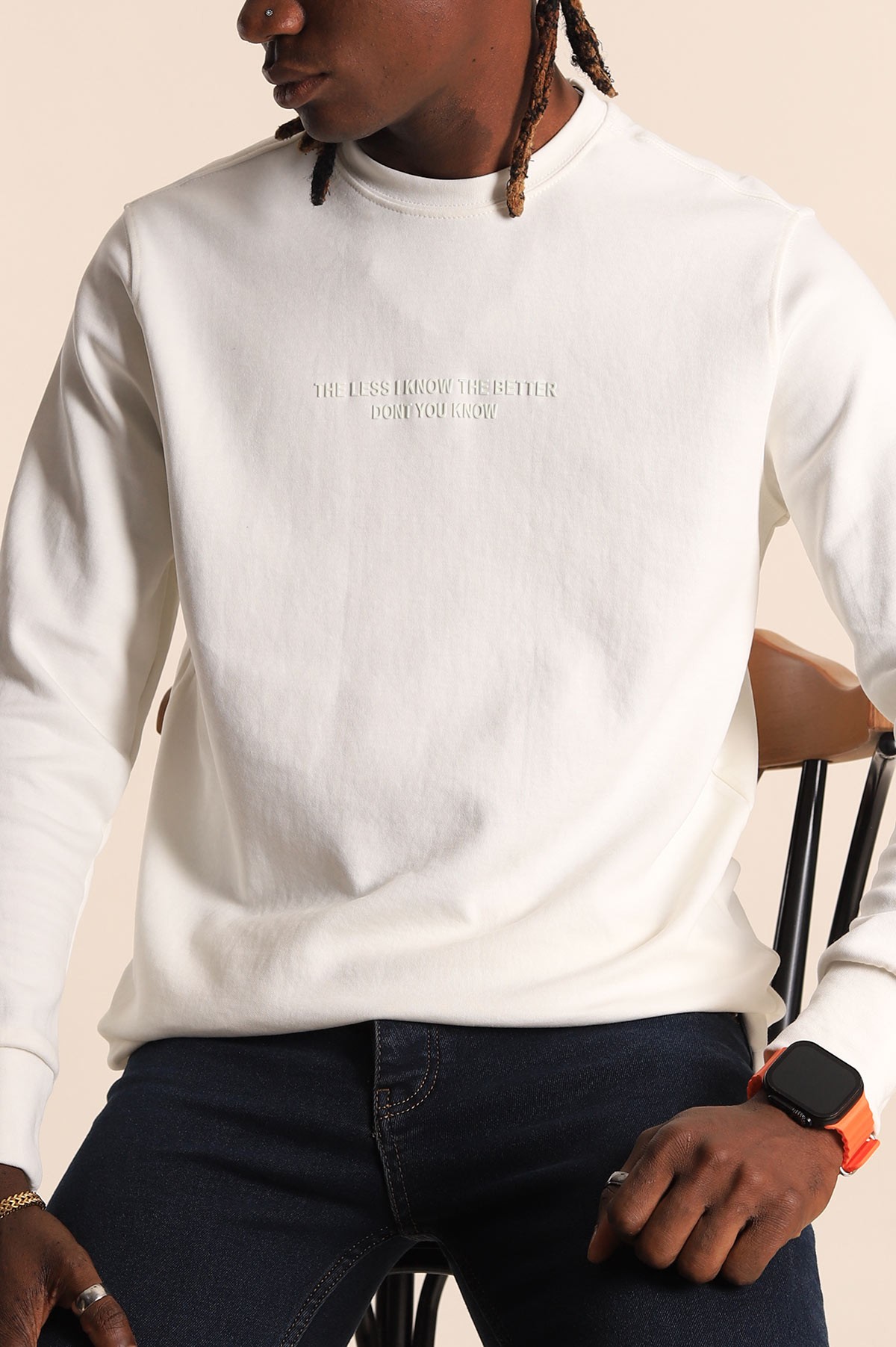 Beyaz Kabartma Yazılı Bisiklet Yaka Erkek Sweatshirt 204811