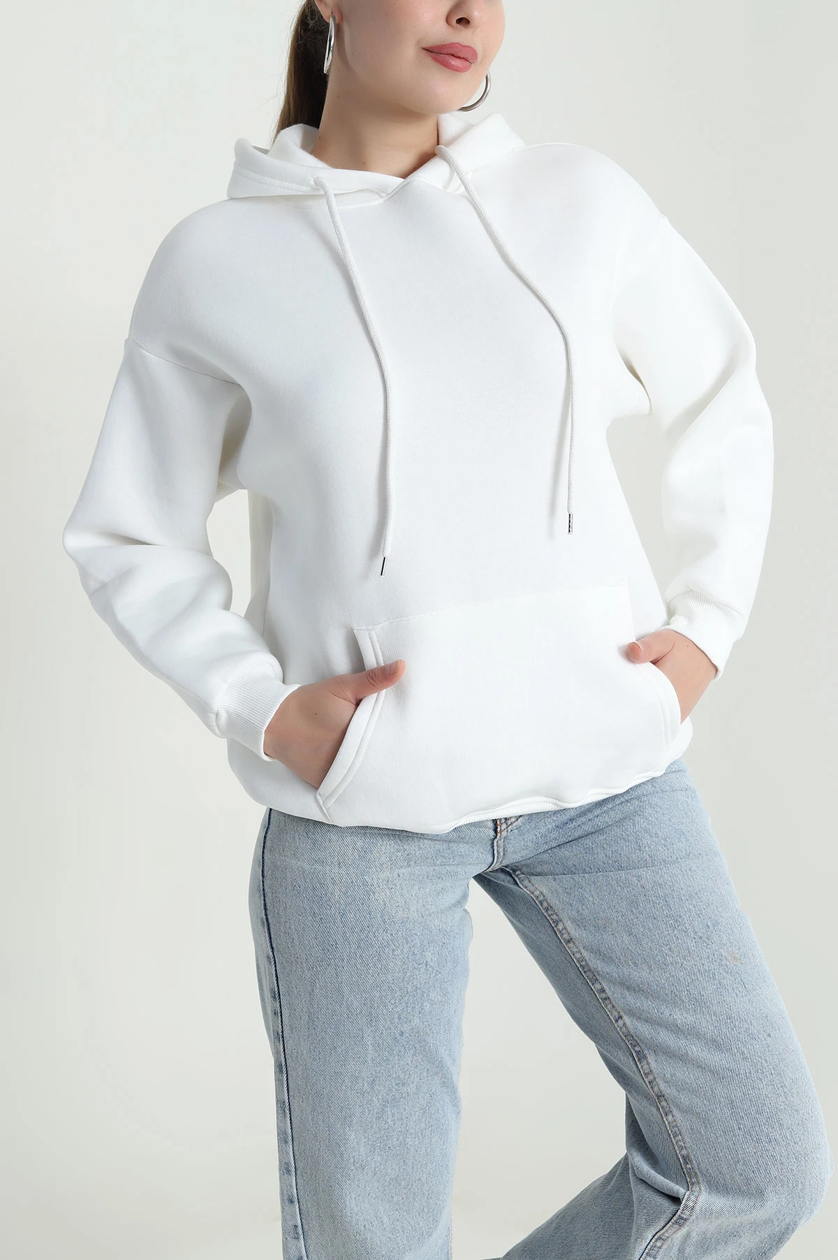 Beyaz Kapşonlu Şardonlu Üç İp Kadın Sweat 484981