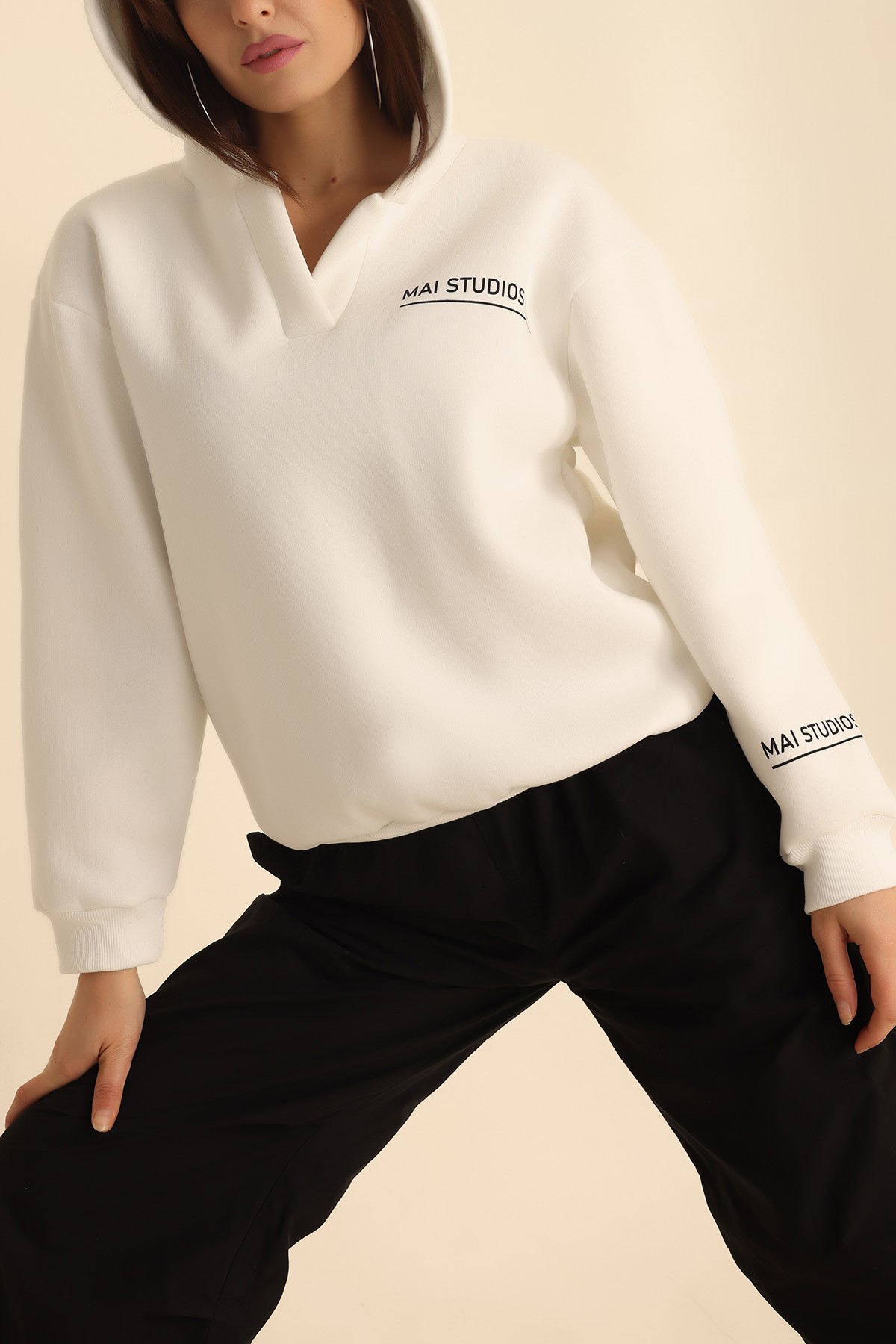 Beyaz Kapüşonlu Şardonlu Bayan Sweat 217689