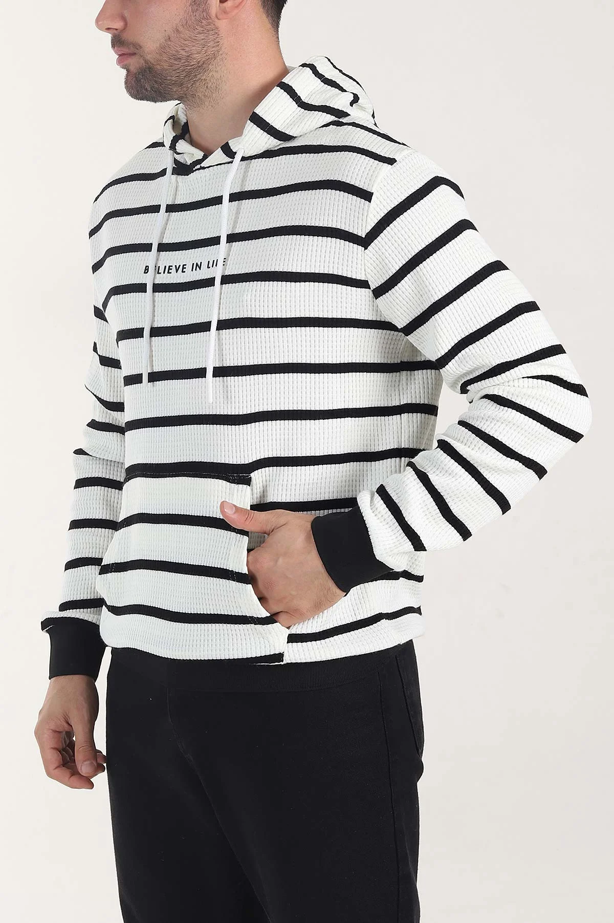 Beyaz Kapüşonlu Yazı Detaylı Çizgili Erkek Sweatshirt 407973