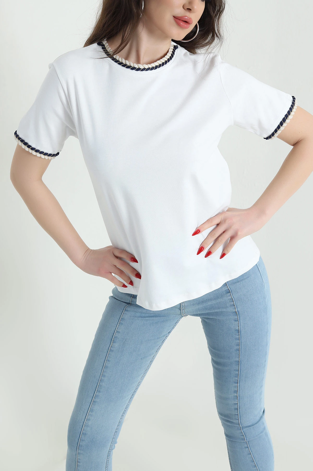 Beyaz Kol ve Yaka İşlemeli Kadın Bluz 440950