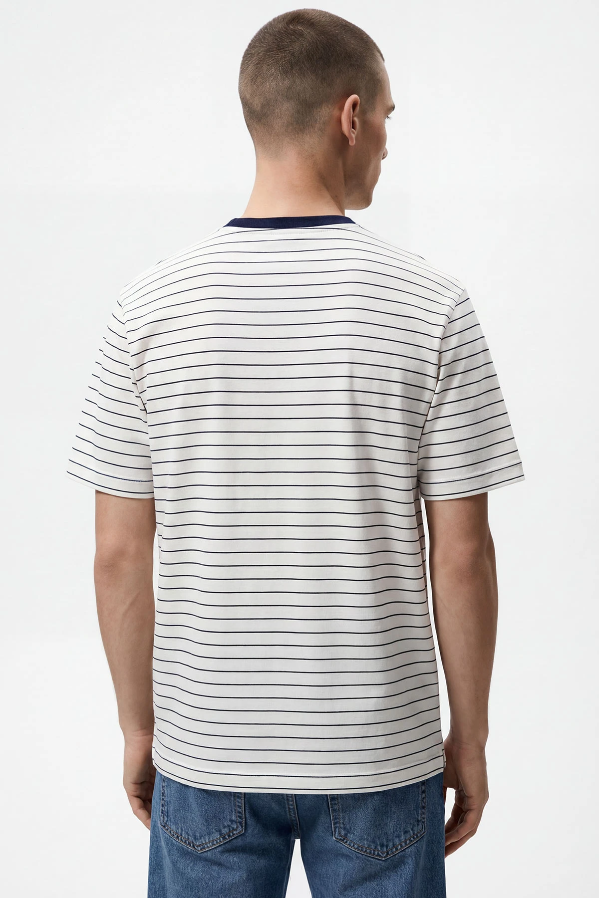 Beyaz Lacivert Bisiklet Yaka Çizgili Nakış Detaylı Erkek Tişört 438183
