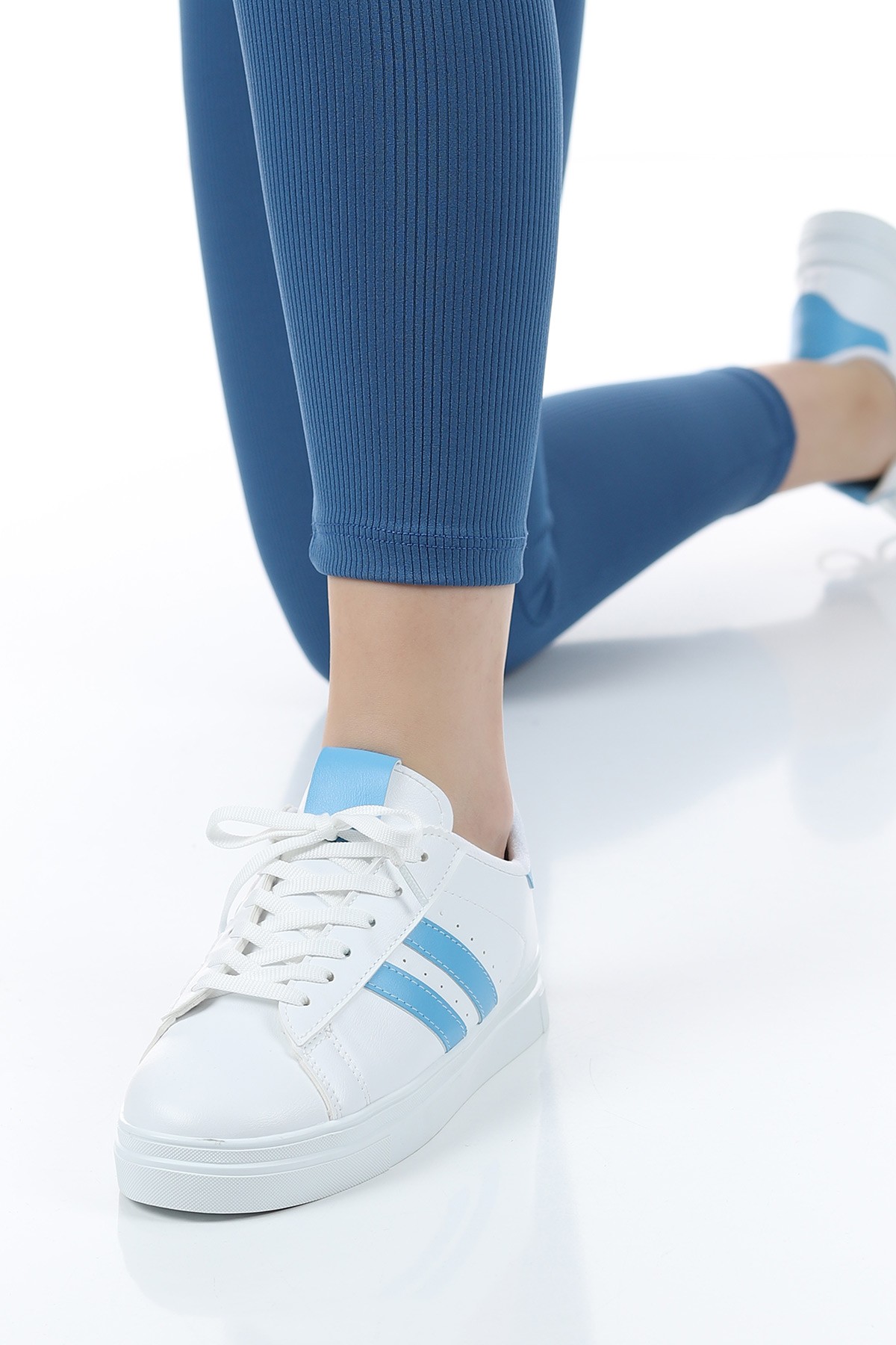 Beyaz Mavi Spor Ayakkabı 157079
