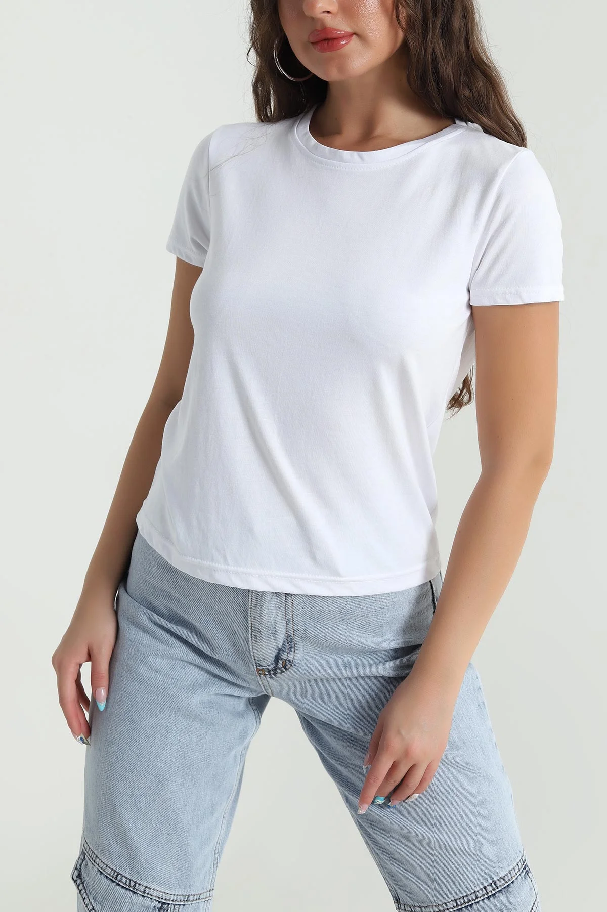 Beyaz Modal Bisiklet Yaka Kadın Tişört 482125