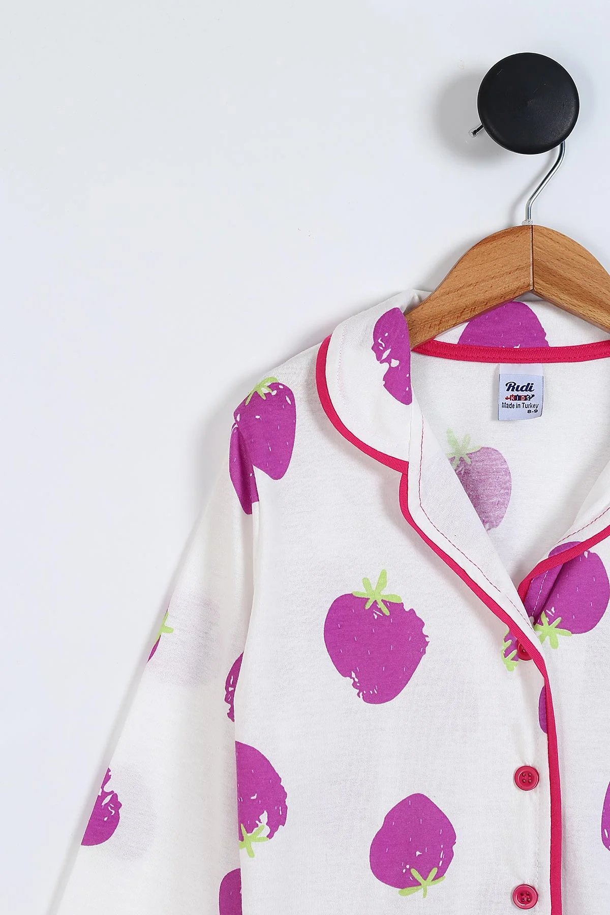 Beyaz Mor (8-12 Yaş)Çilek  Baskılı Ön Düğmeli Kız Çocuk Pijama Takım 337891