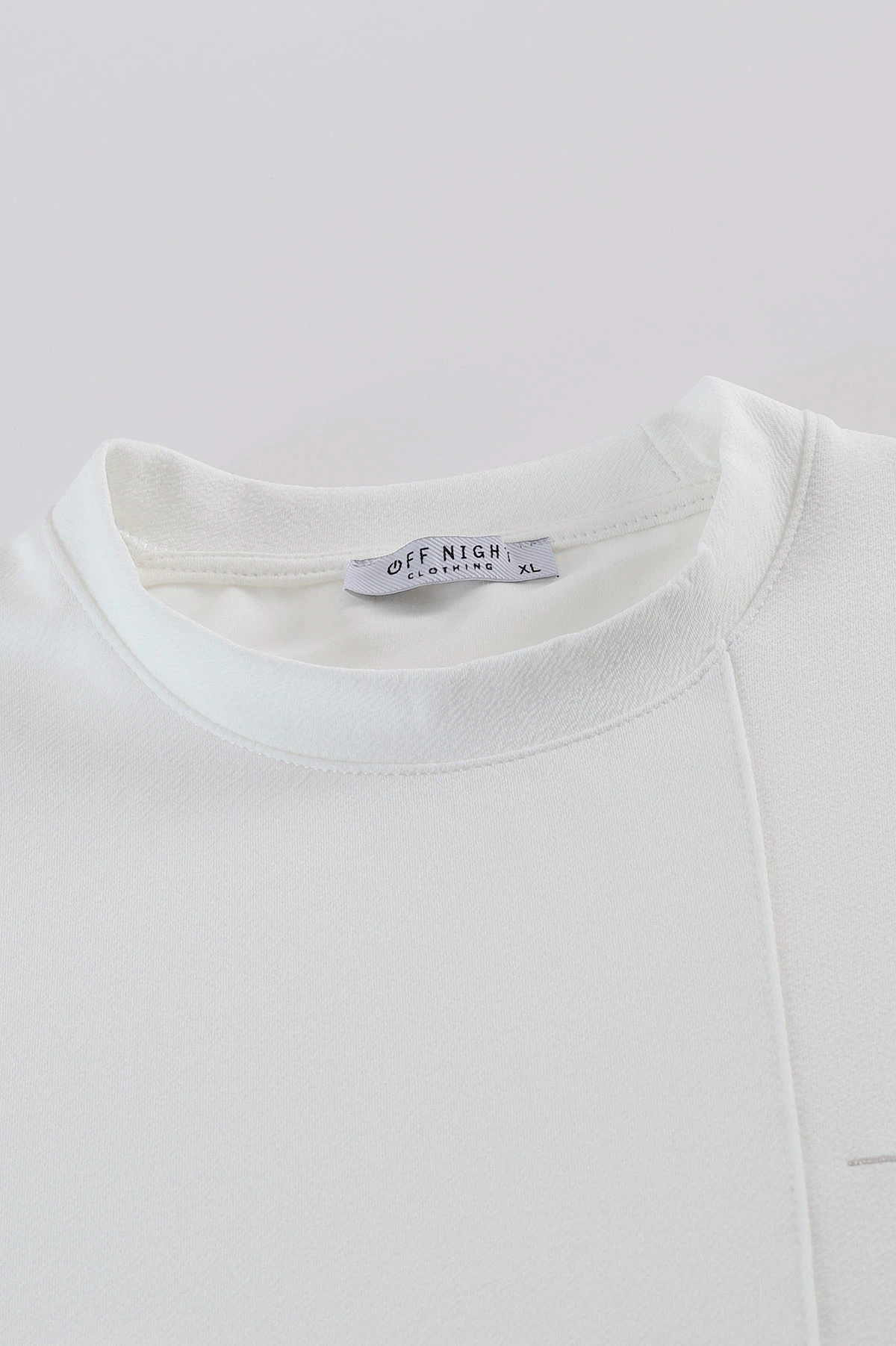 Beyaz Nakış Detaylı Bisiklet Yaka Erkek Sweatshirt 396259