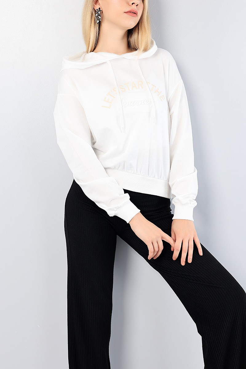 Beyaz Nakışlı Gofre Baskılı Bayan Sweat 76146