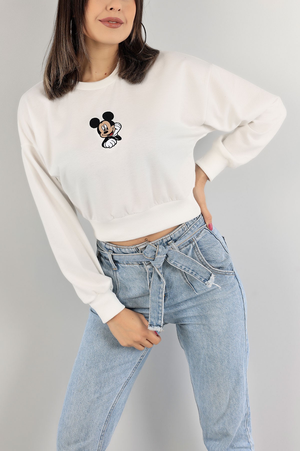 Beyaz Nakışlı İki İp Sweat 132766
