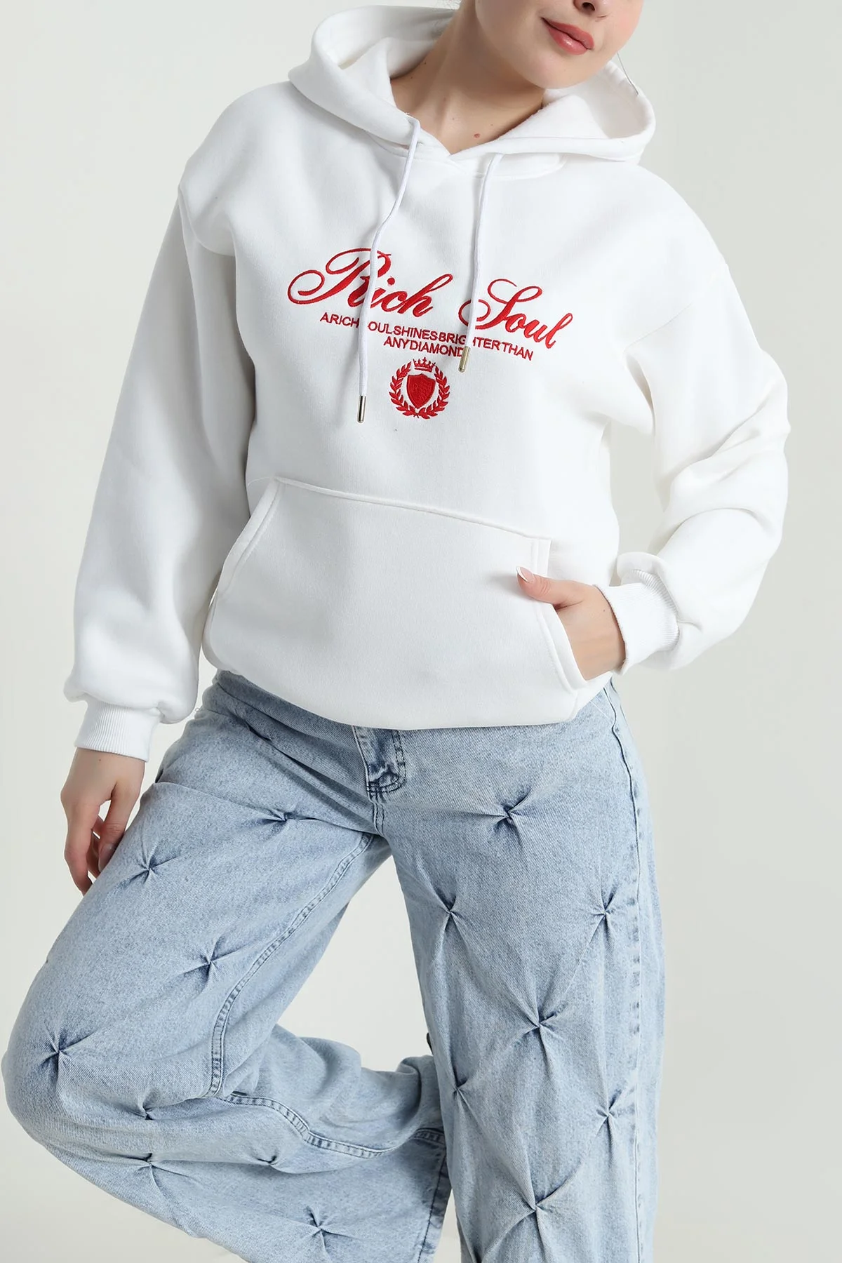 Beyaz Nakışlı Kapşonlu Üç İp Kadın Sweat 492606