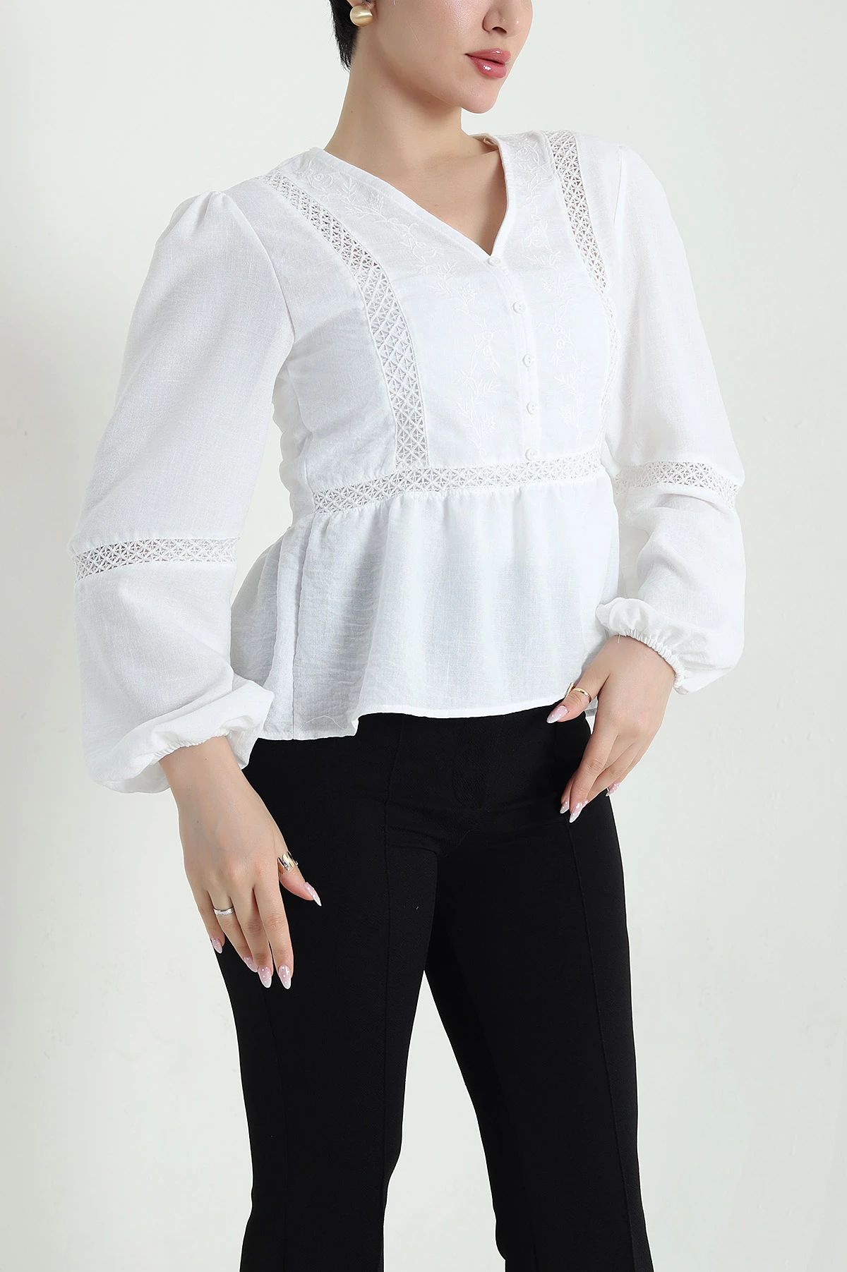 Beyaz Nakışlı Keten Kadın Bluz 457303