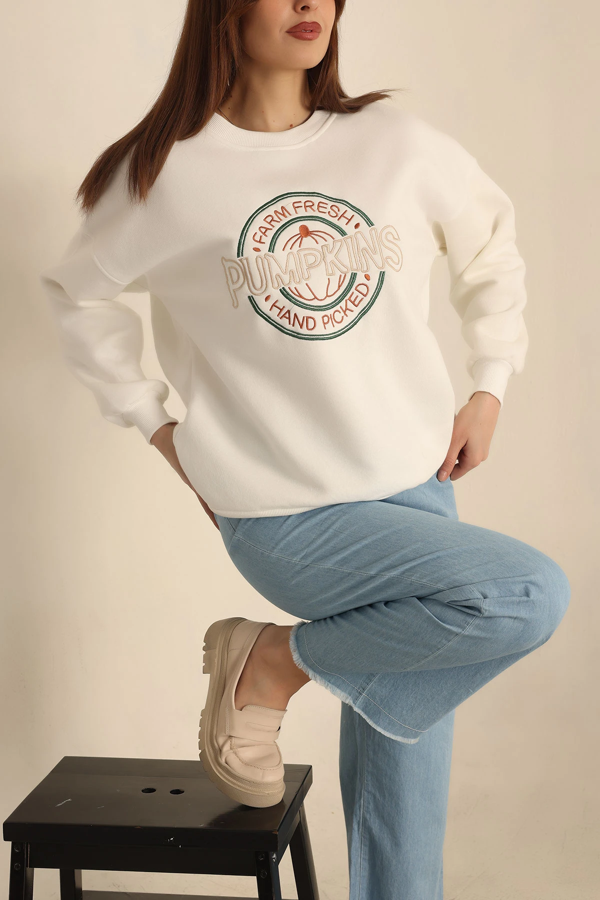 Beyaz Nakışlı Şardonlu Bayan Sweat 237630