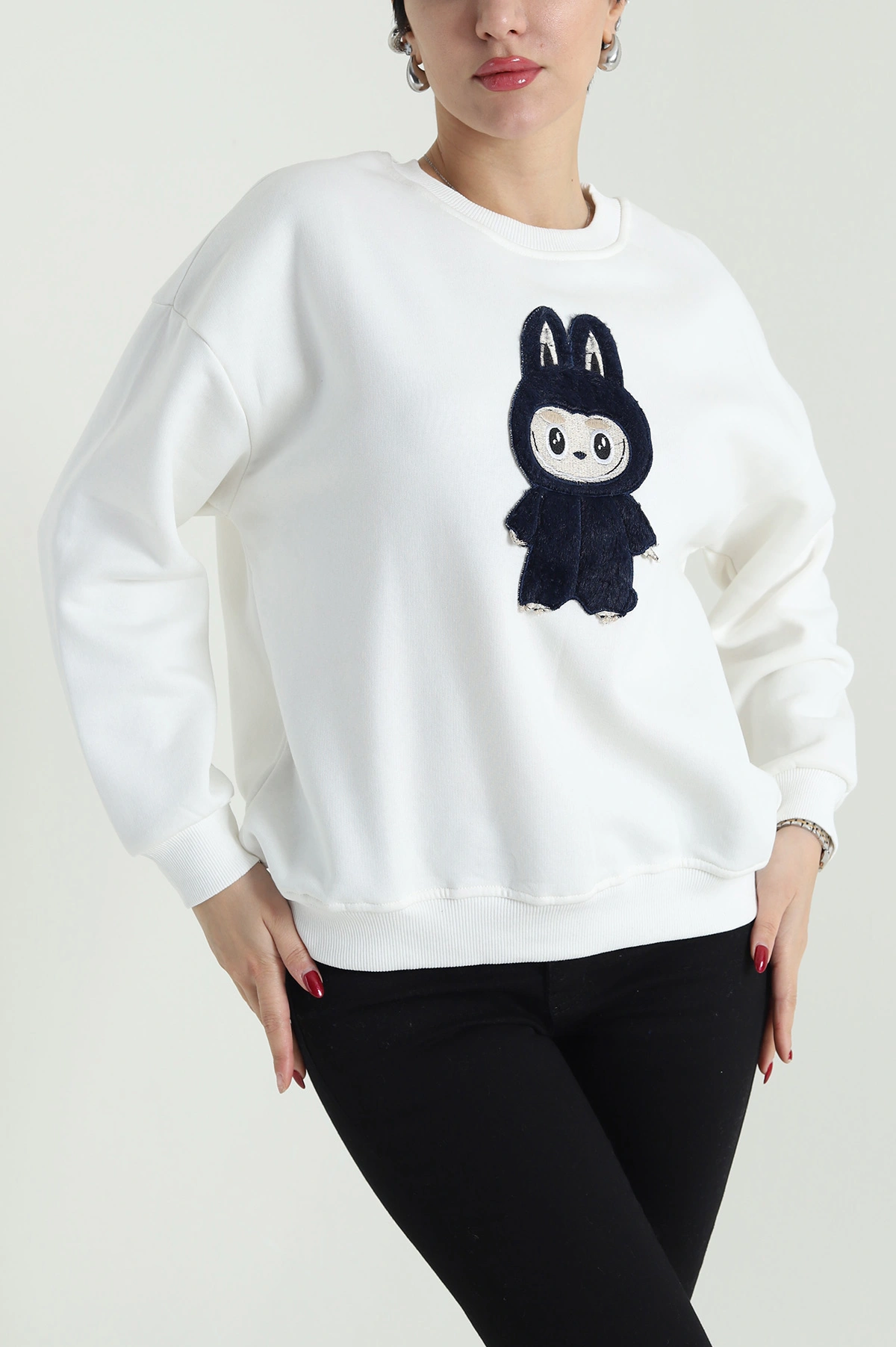Beyaz Nakışlı Şardonlu Üç İp Kadın Sweat 418346