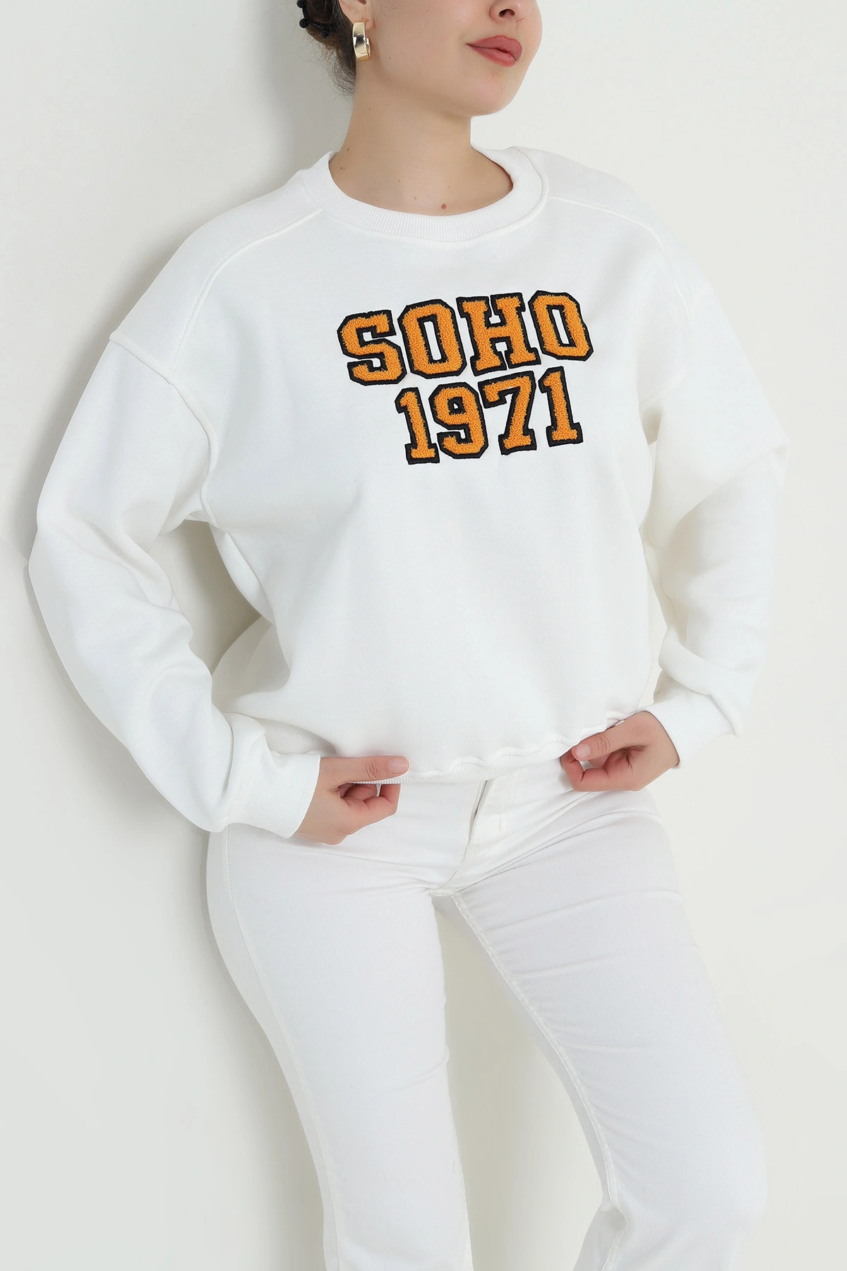 Beyaz Nakışlı Şardonlu Üç İp Kadın Sweat 493603